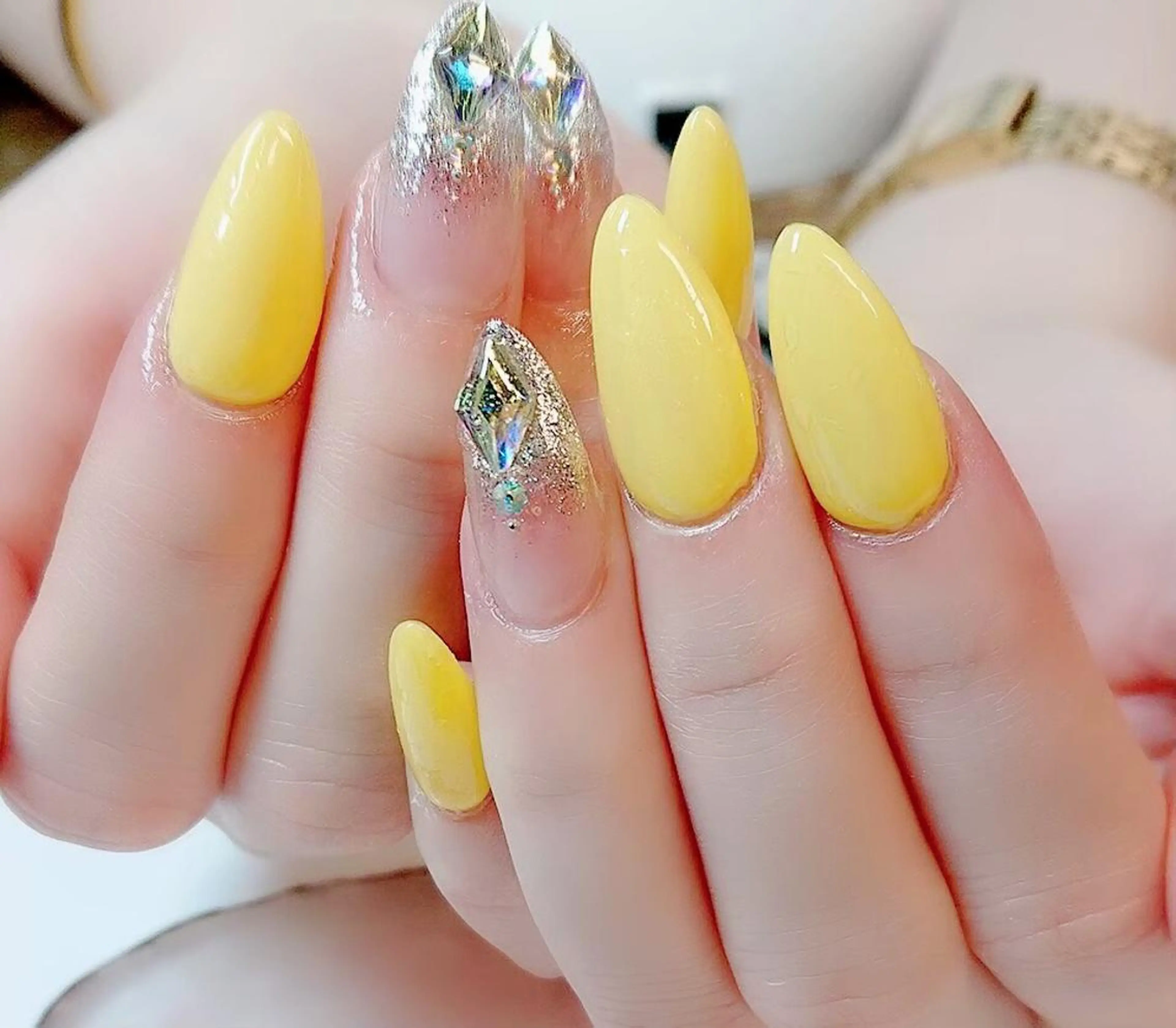 ネイル ラメ(グリッター) ラメグラデーション ワンカラーネイル 🦋AYNIL🦋 ナチュラル専門店♥️のネイルデザイン