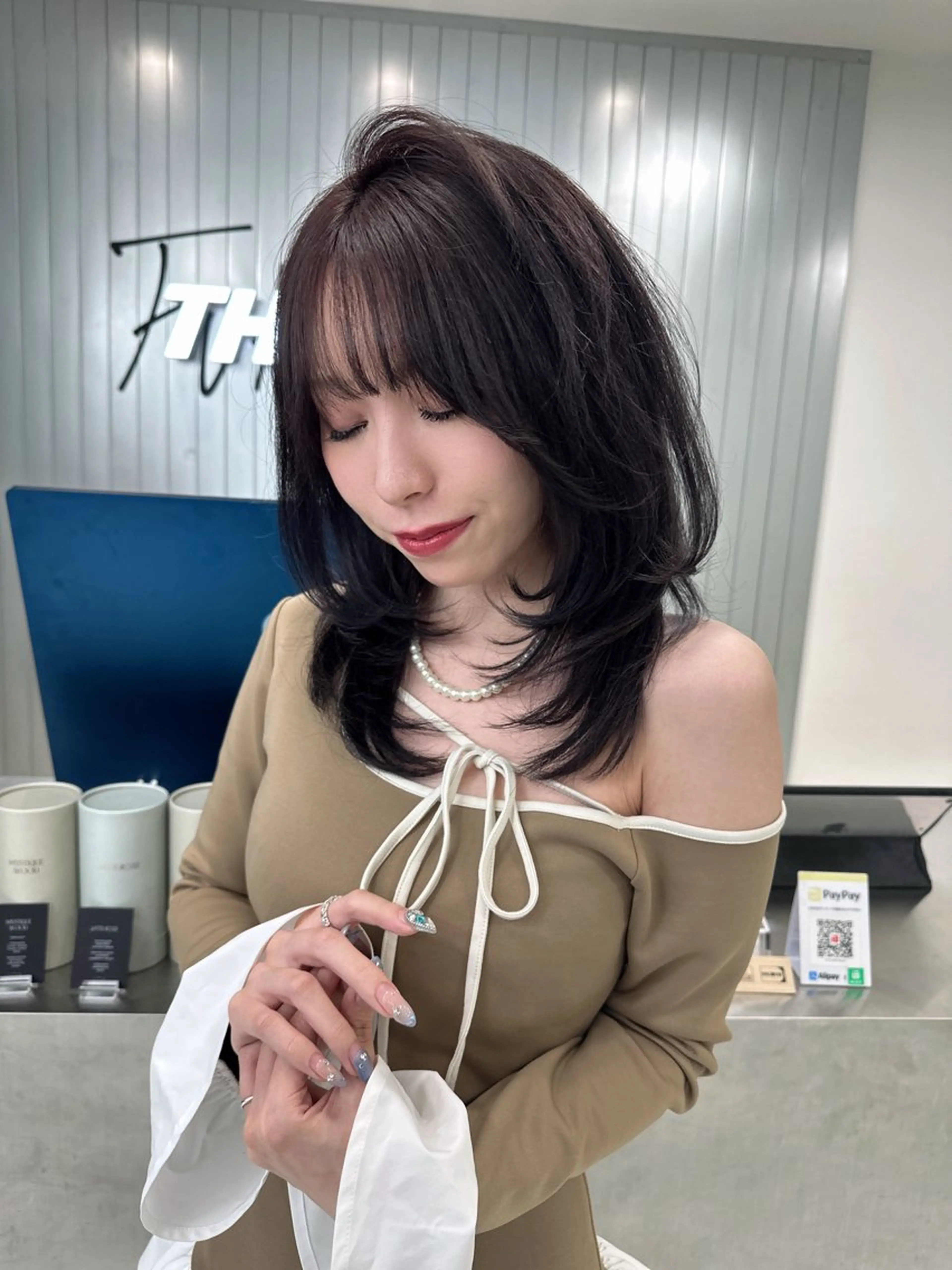 ロング カラー ヘアアレンジ カット ヘアカラー トリートメント ヘッドスパ ヘアセット 艶カラー/ハイトーン /レイヤーカットのヘアスタイル