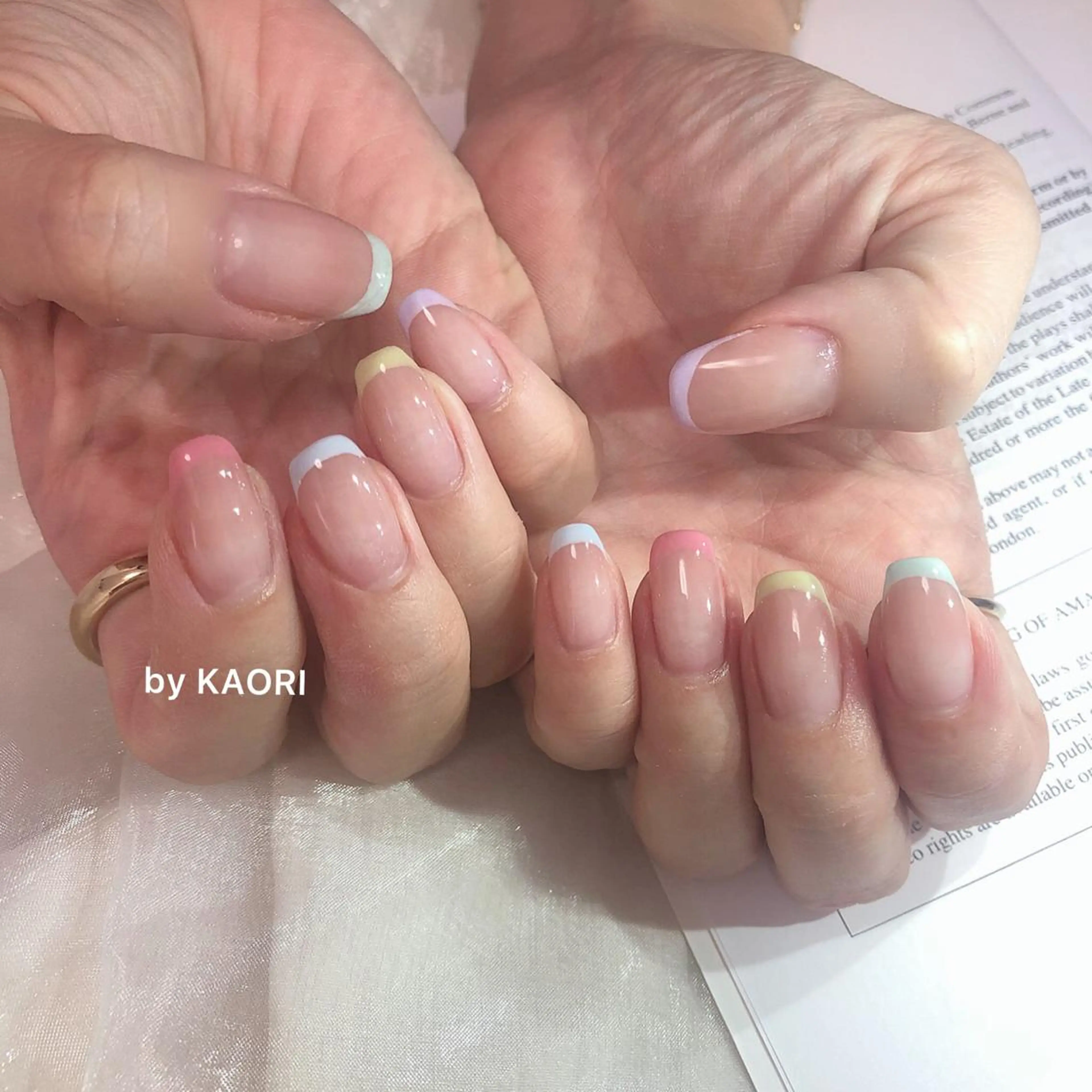 ネイル オーロラネイル ブラウン カジュアル フットネイル フレンチネイル ハンドネイル _Defi_ by Kaoriのネイルデザイン