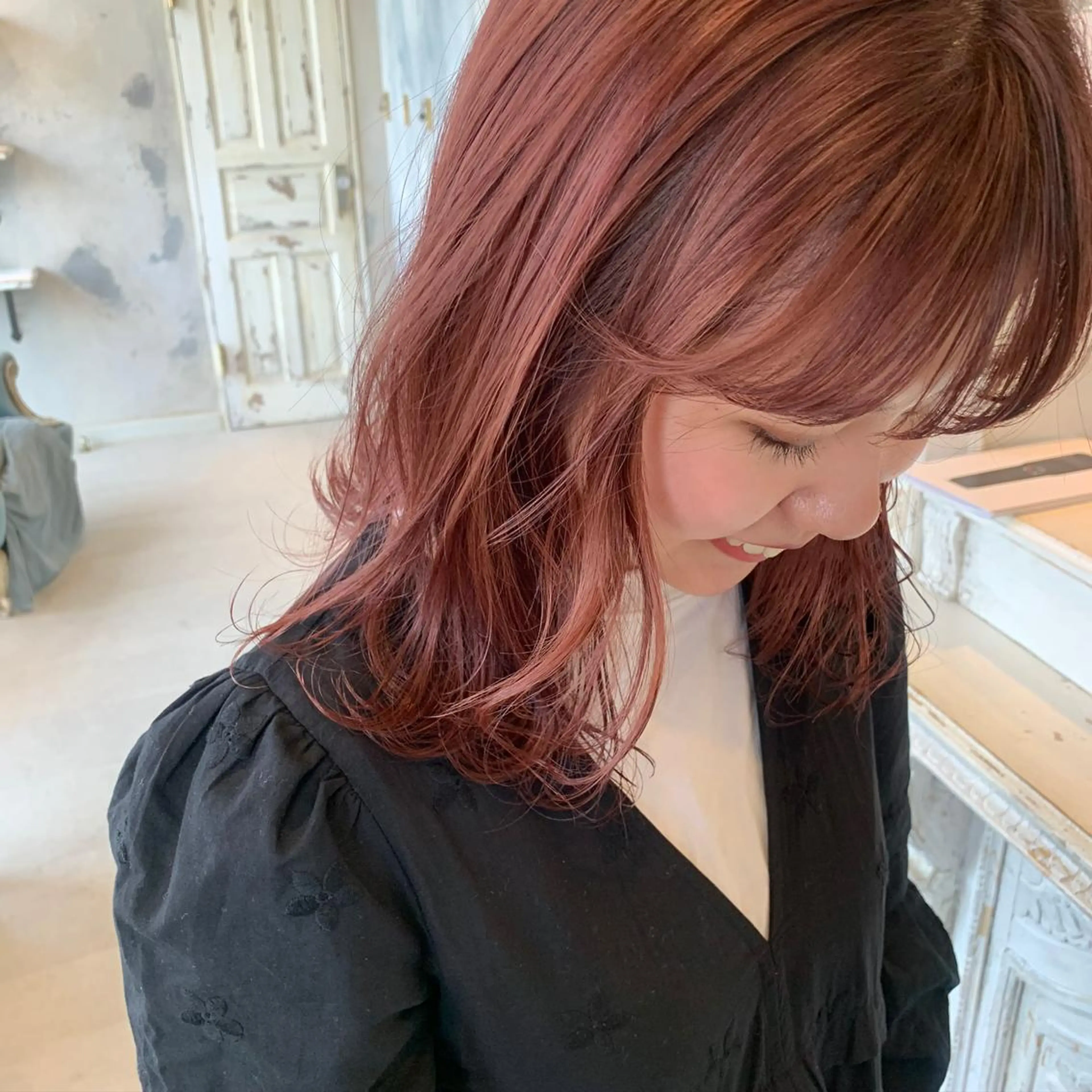 ミディアム 吉村 怜のヘアスタイル