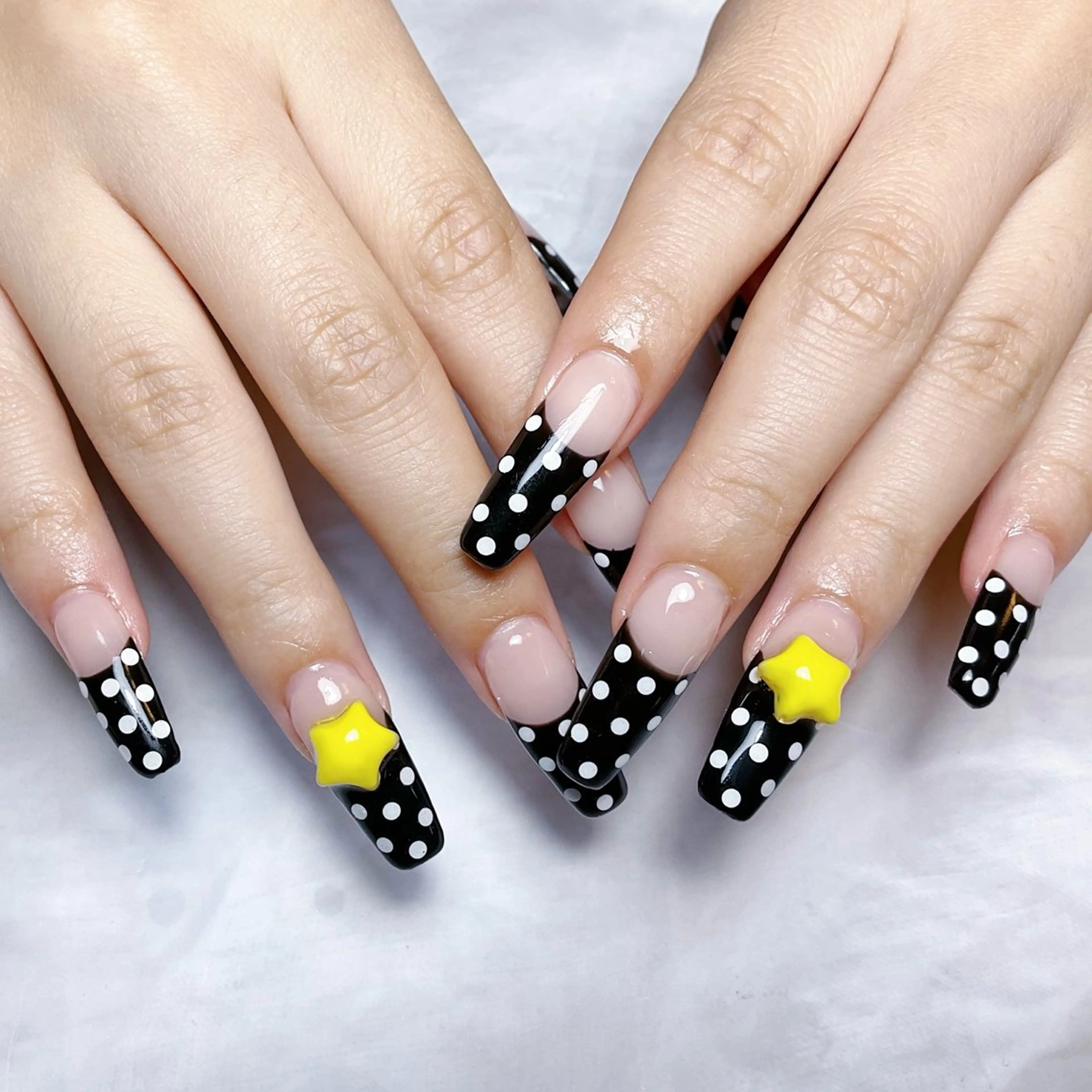 ネイル ハンドネイル 🍭Yun nail hyejin🌸のネイルデザイン