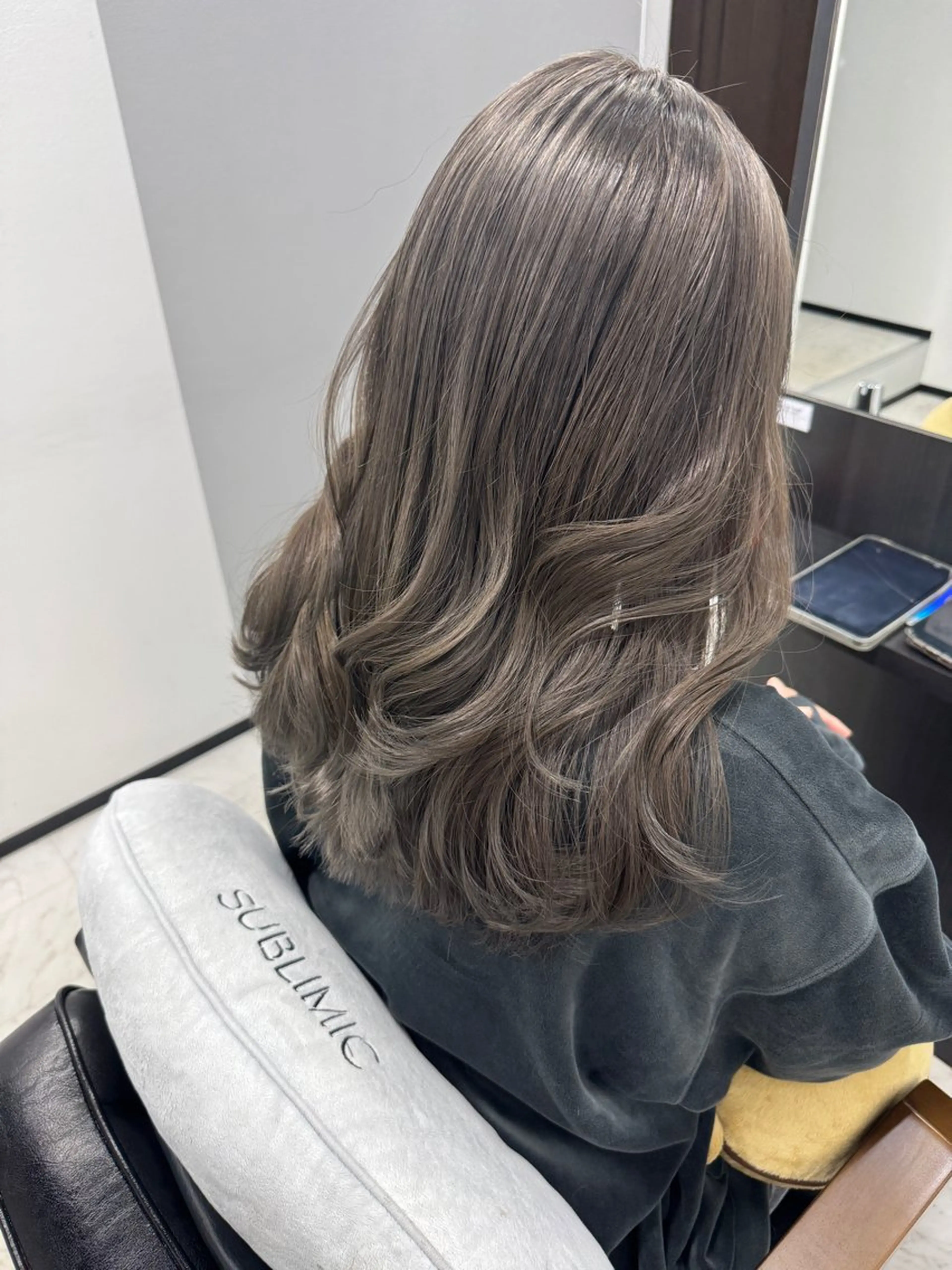 セミロング カラー カット ヘアカラー トリートメント ヒラガカナ▼ ECLAT HAIRのヘアスタイル