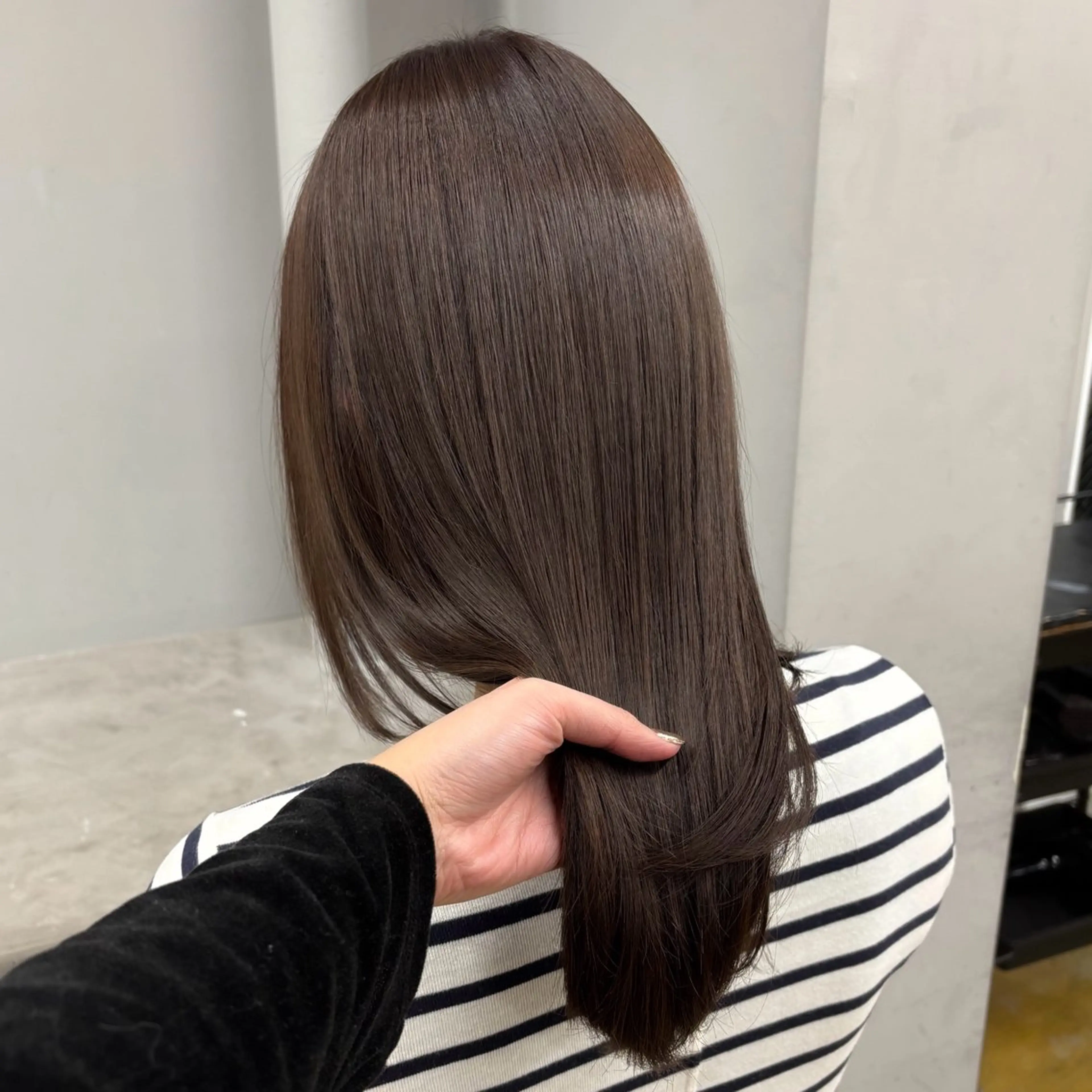 ミディアム 𝐀𝐦𝐞𝐫𝐢 /透明感カラーのヘアスタイル