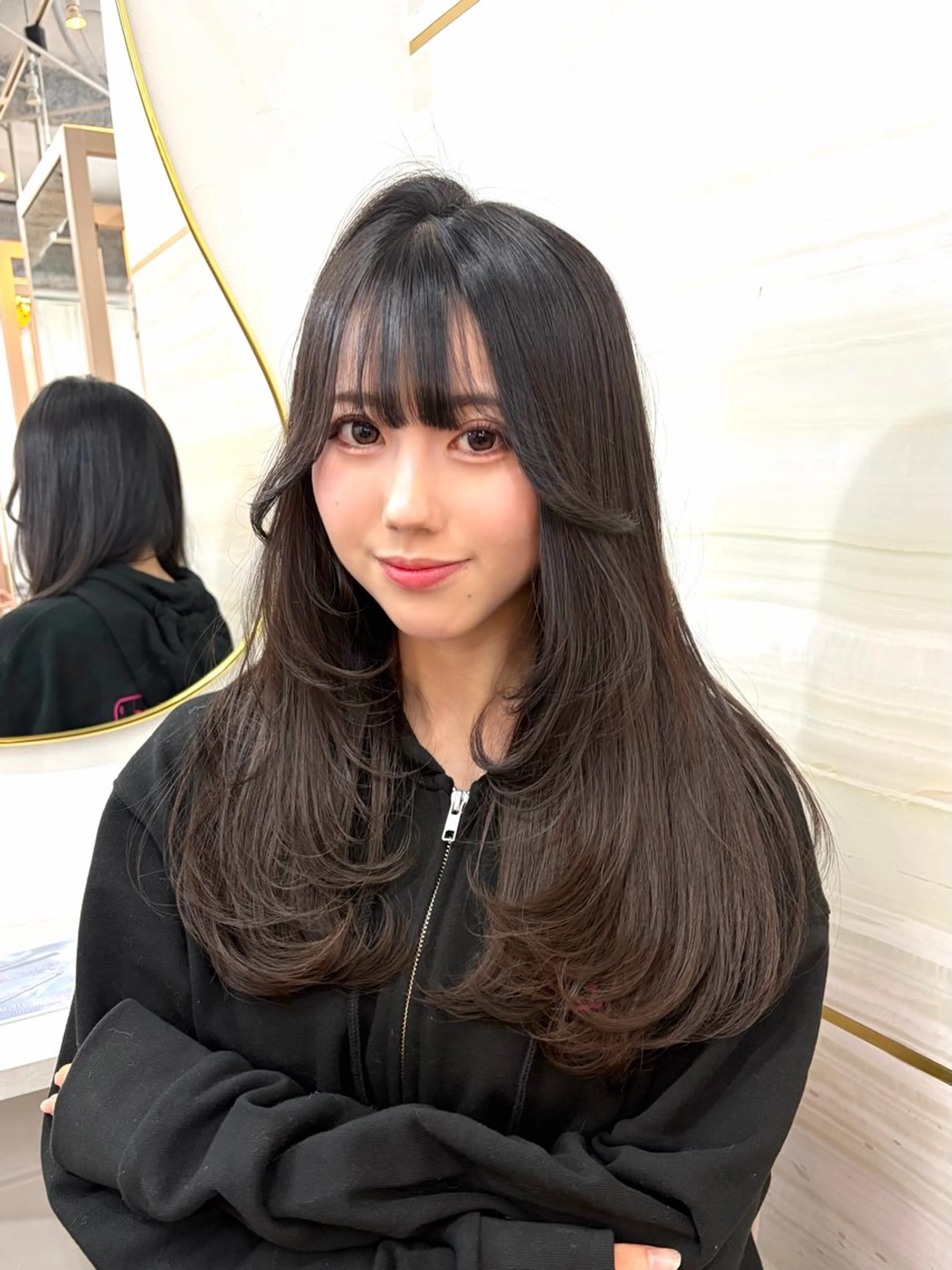 ロング カット 🩶mana🩶艶髪 /カラーオンカラーのヘアスタイル