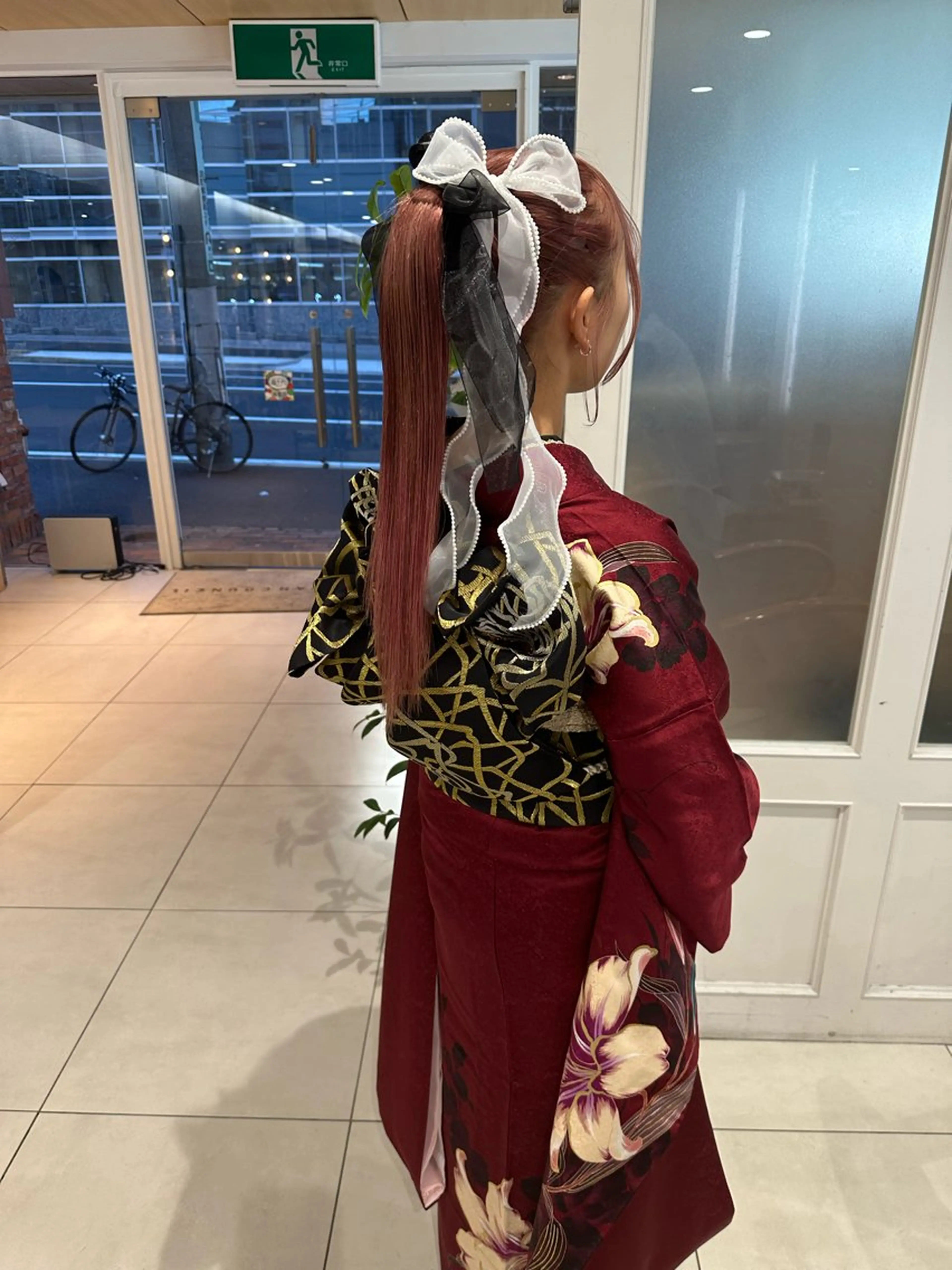 ロング ヘアアレンジ 成人式 ポニーテール 卒業式のヘアスタイル ヘアセット 山下恋佳/矢場町/ ブリーチ/ショートのヘアスタイル