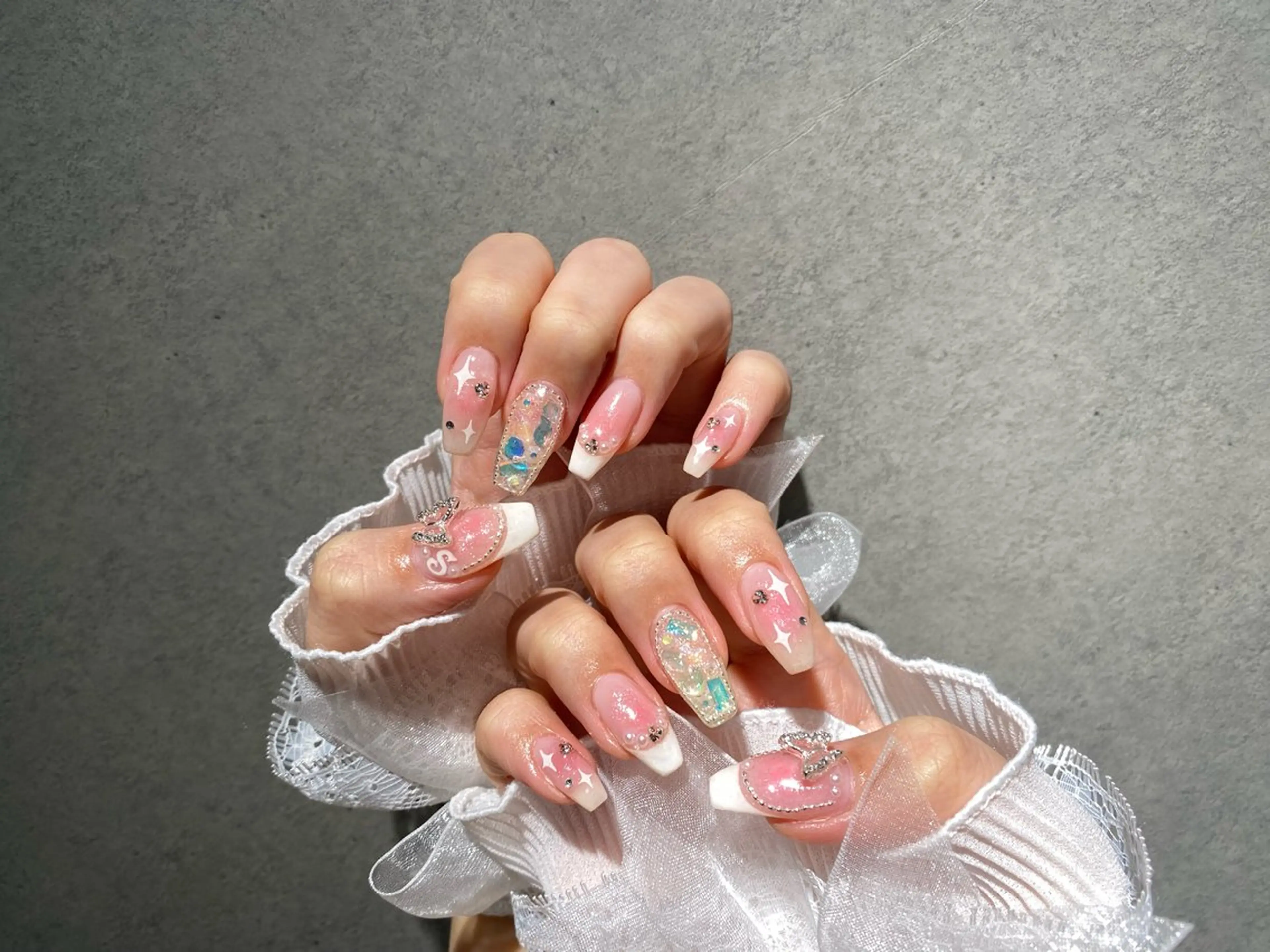 ネイル I-nailロング /ワンホン/キラキラのネイルデザイン