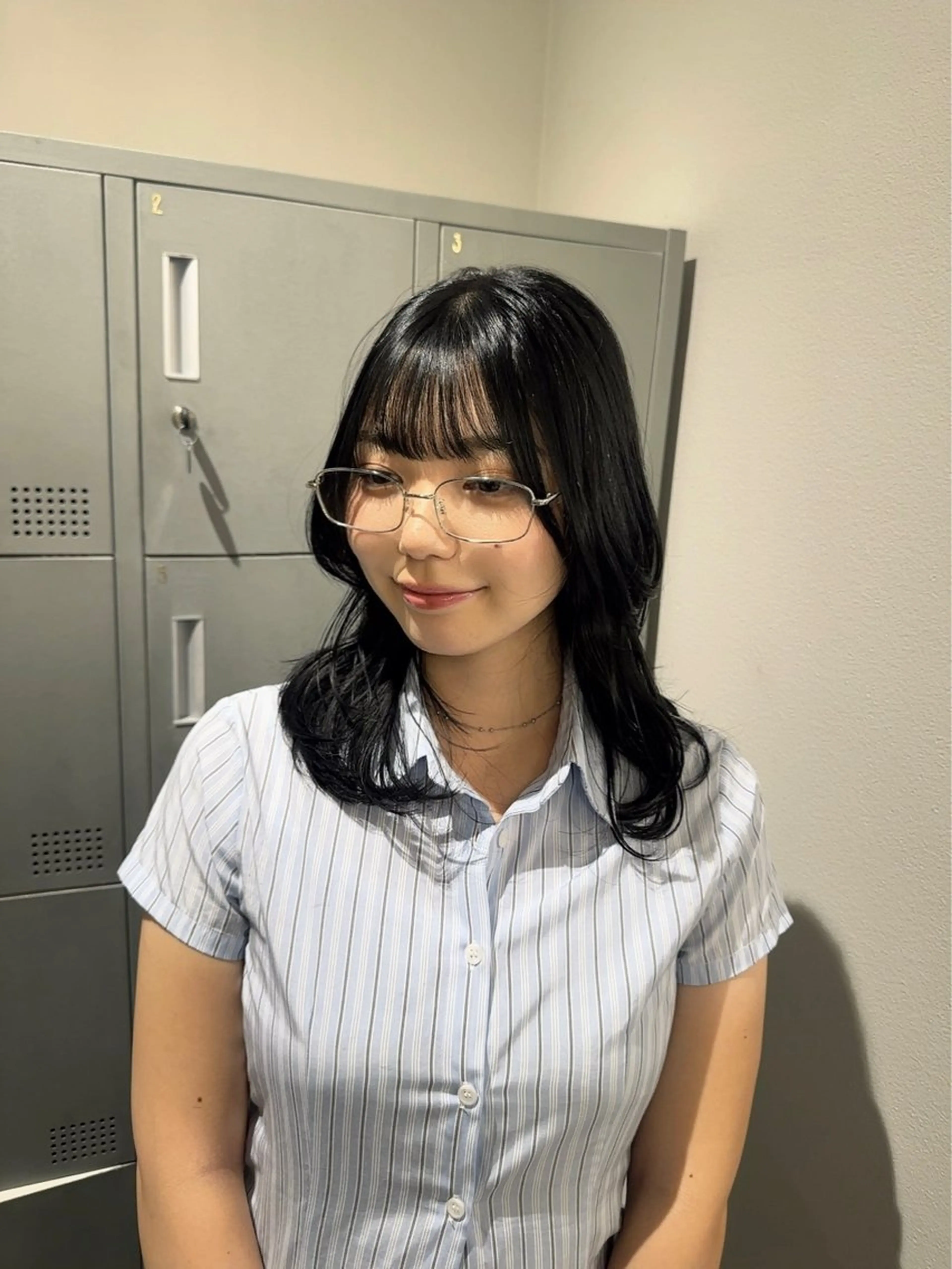 セミロング 透け感オリーブ/レイ ヤーカット/KaHoのヘアスタイル