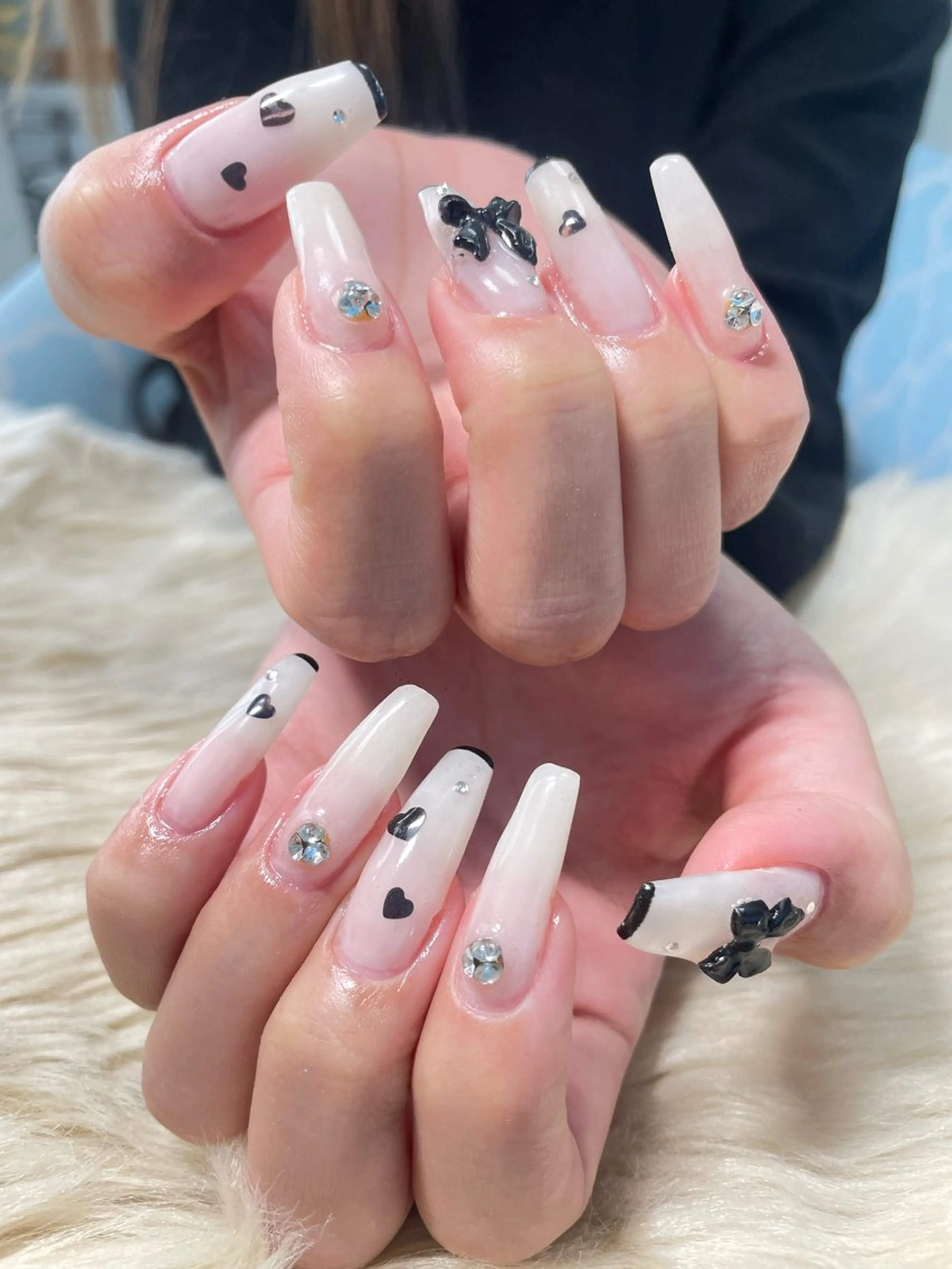 ネイル フレンチネイル ハート リボン ホワイト はるひな ねいるのネイルデザイン