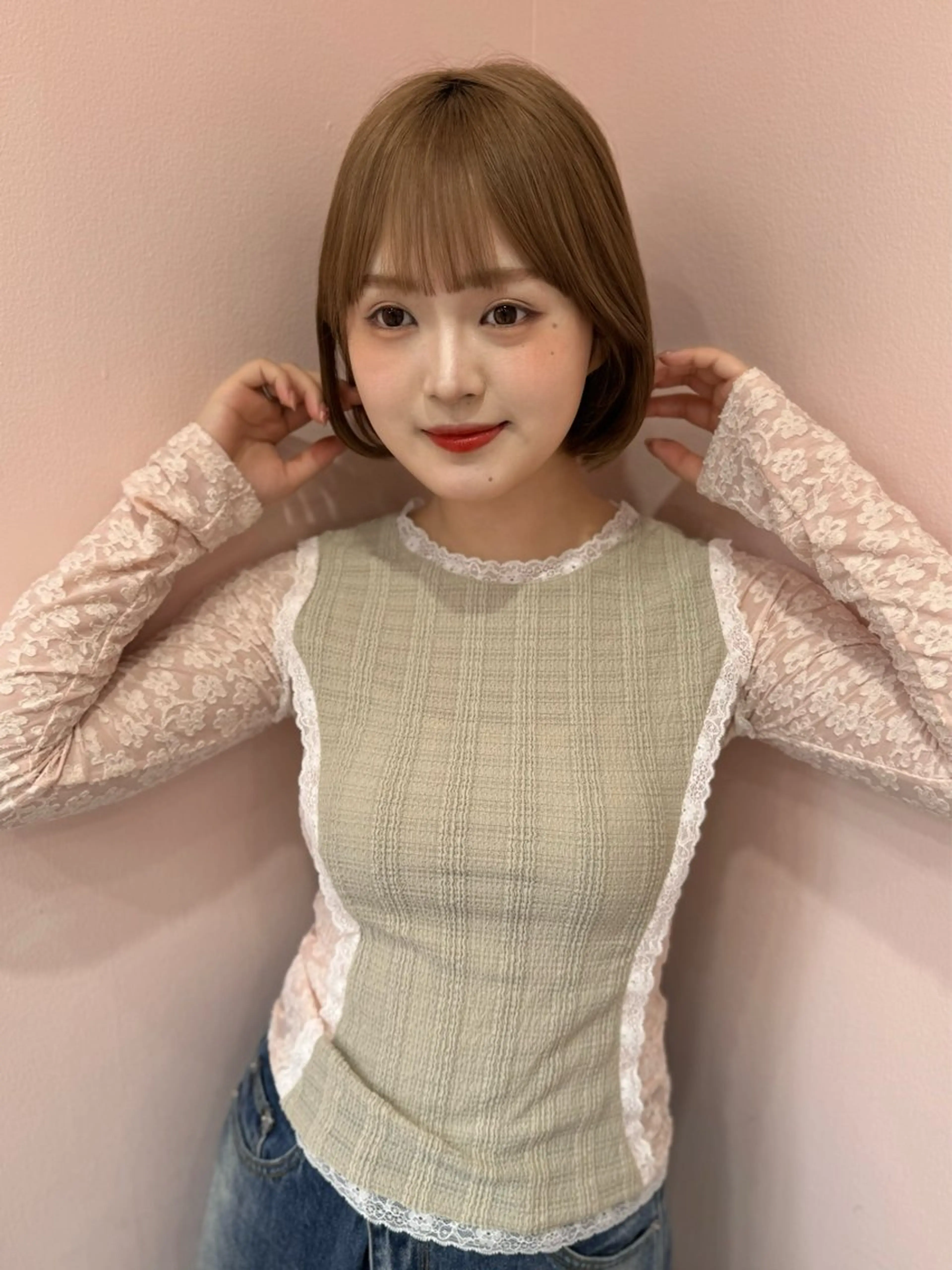 ショート 切りっぱなしボブ チョコレートブラウン ボブ くびれヘア 韓国風ヘア カット ヘアカラー トリートメント 顔周り/透明感カラー REINA𓍯のヘアスタイル