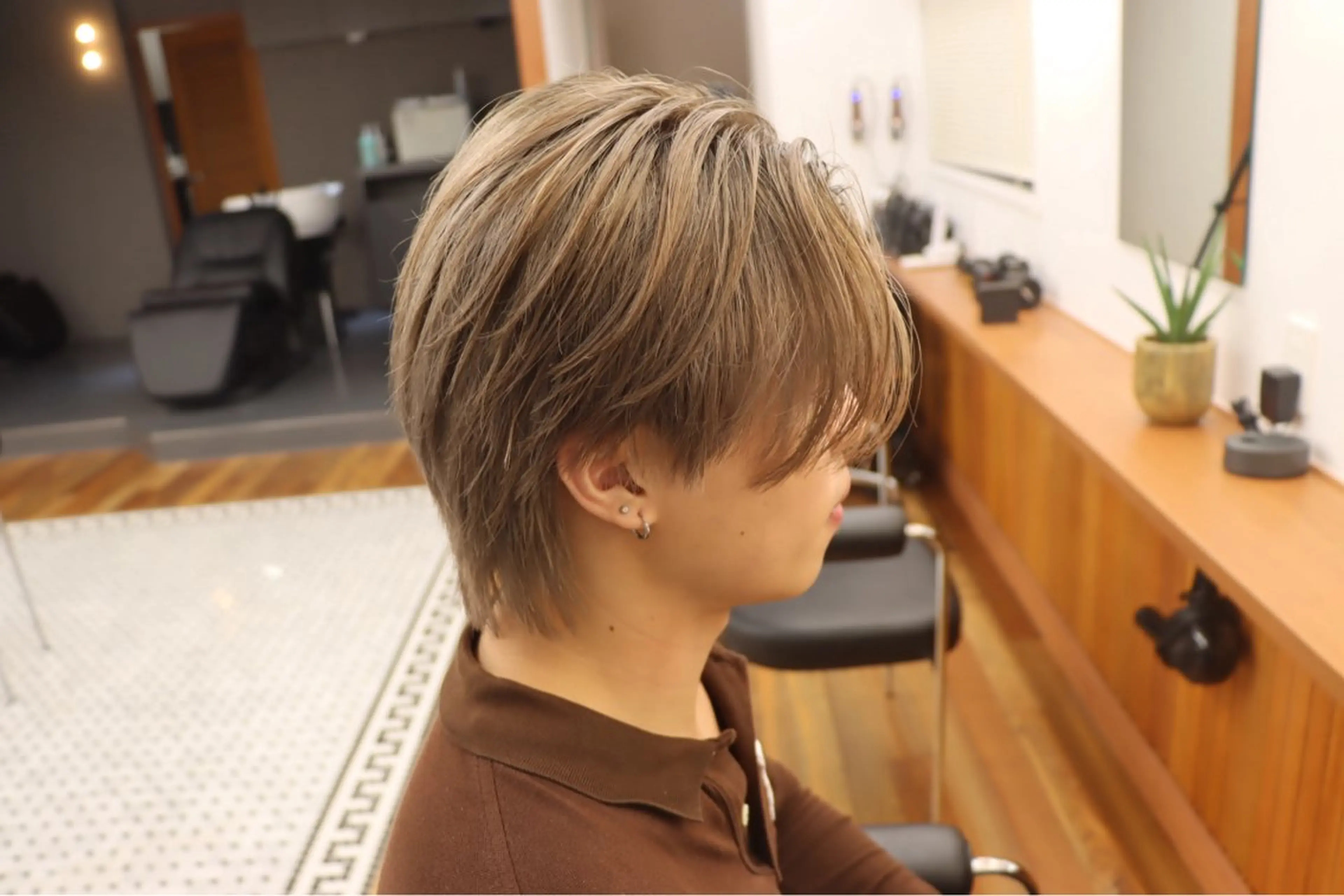 メンズ メンズバレイヤージュ メンズブリーチ センターパート カット ヘアカラー メンズセンターパート 外人風ヘア/KOTAのヘアスタイル