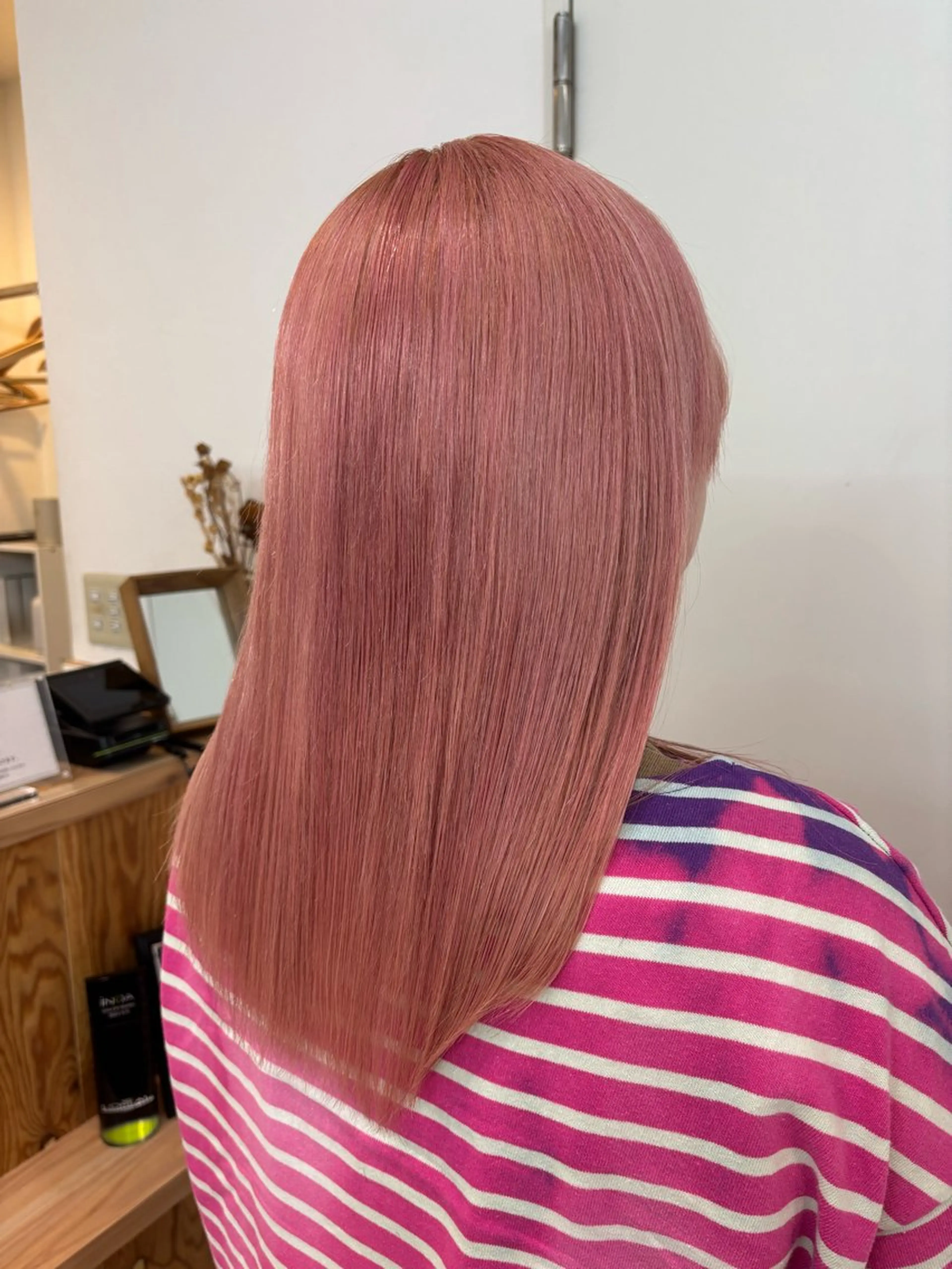 ミディアム カラー ピンクカラー 室谷 ゆりあのヘアスタイル