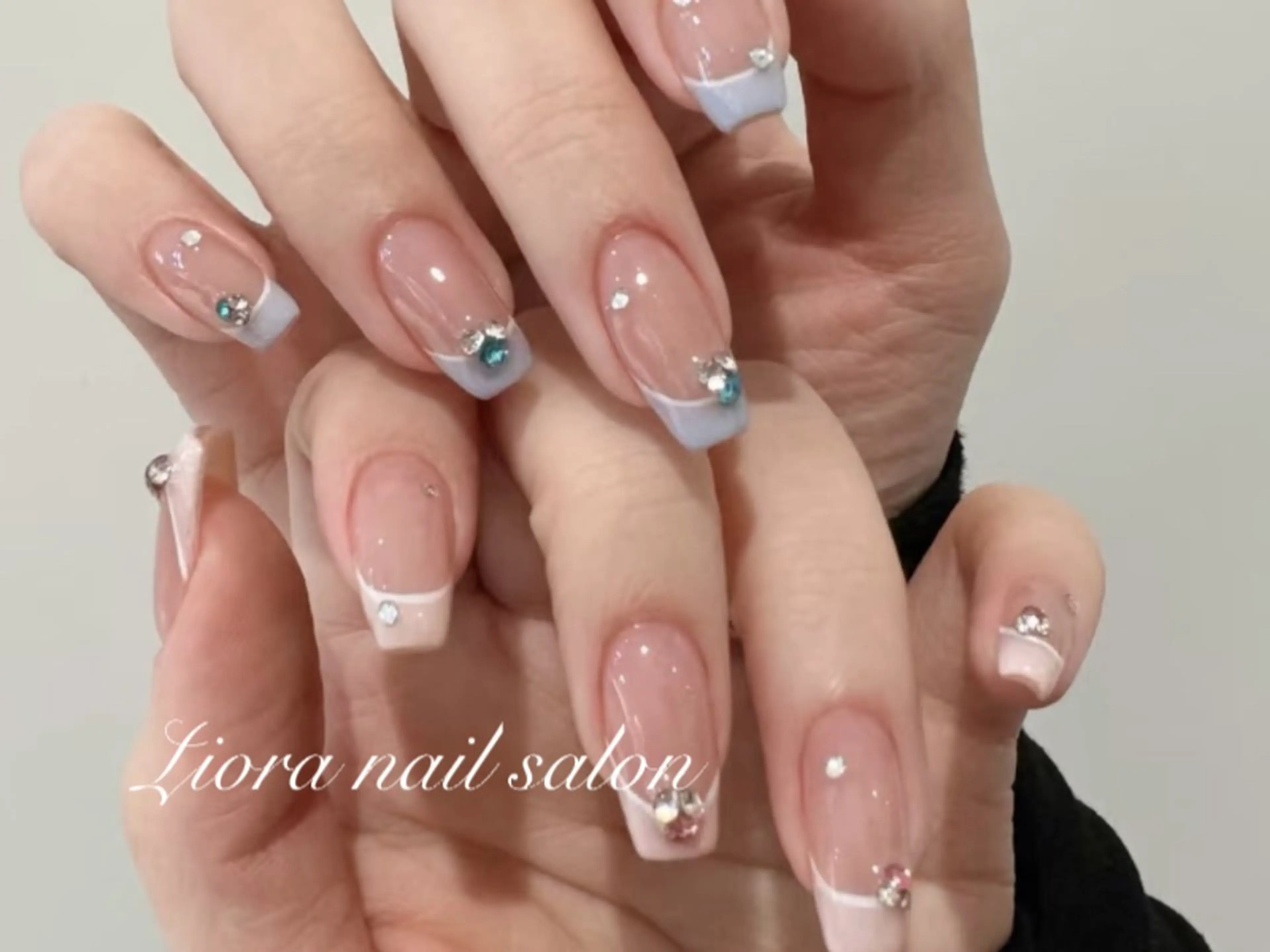 ネイル フレンチネイル ジェルネイル ガーリー グラデーション キラキラネイル ハンドネイル Liora nail スカルプ専門店のネイルデザイン