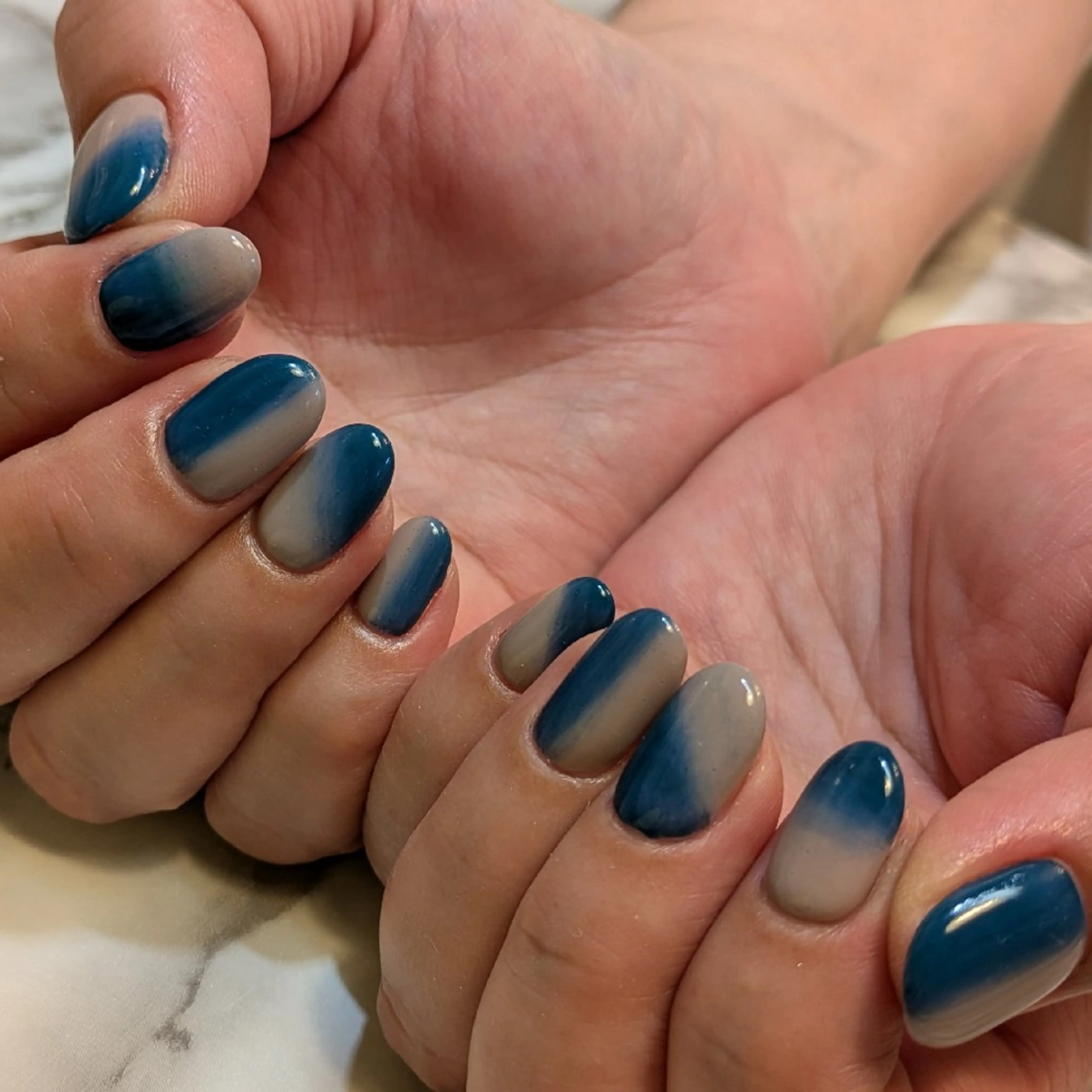 ネイル グラデーション ジェヌインネイル 河内のネイルデザイン