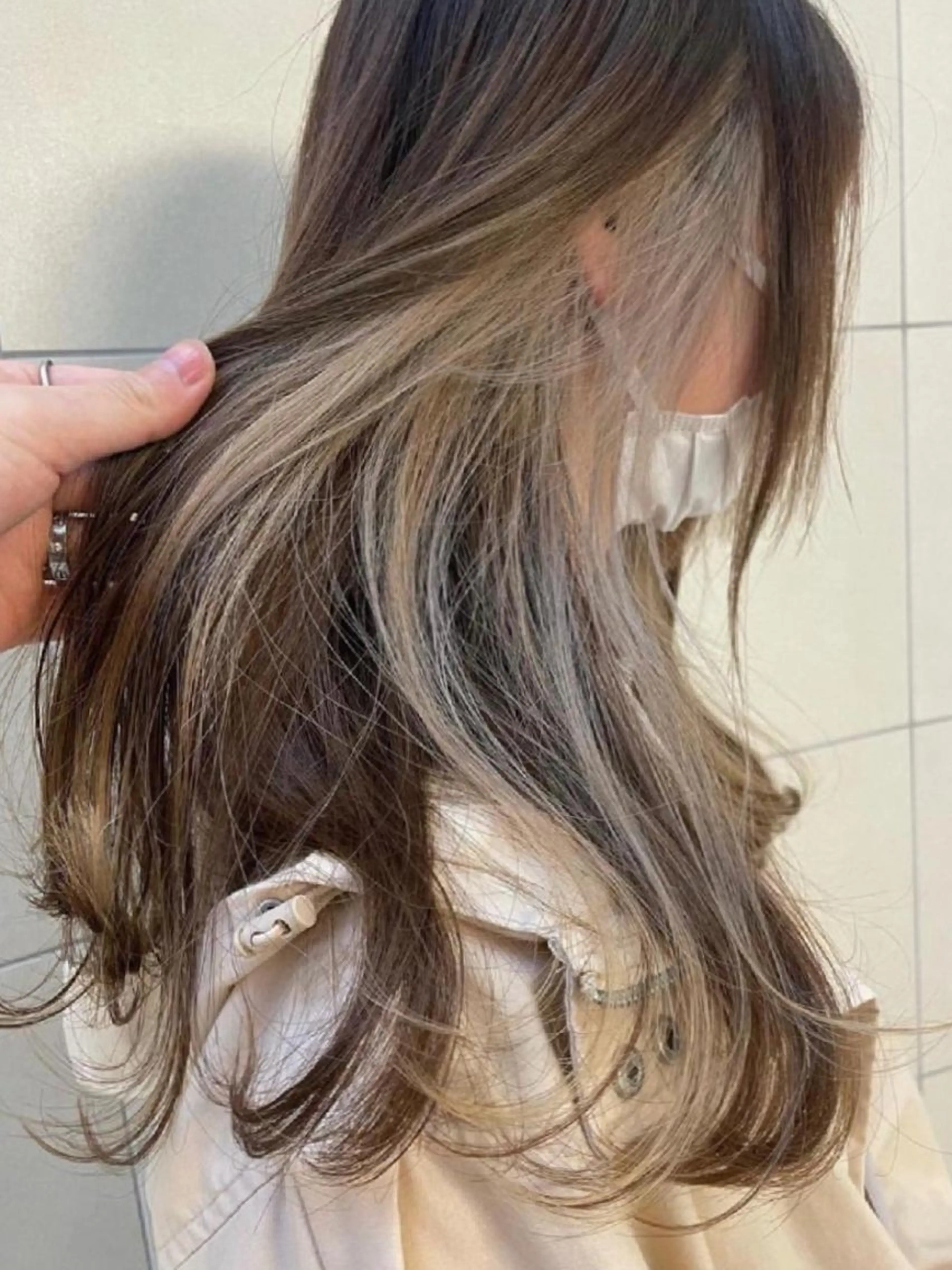 ミディアム ブリーチ/エクステ /レイヤー/谷口のヘアスタイル