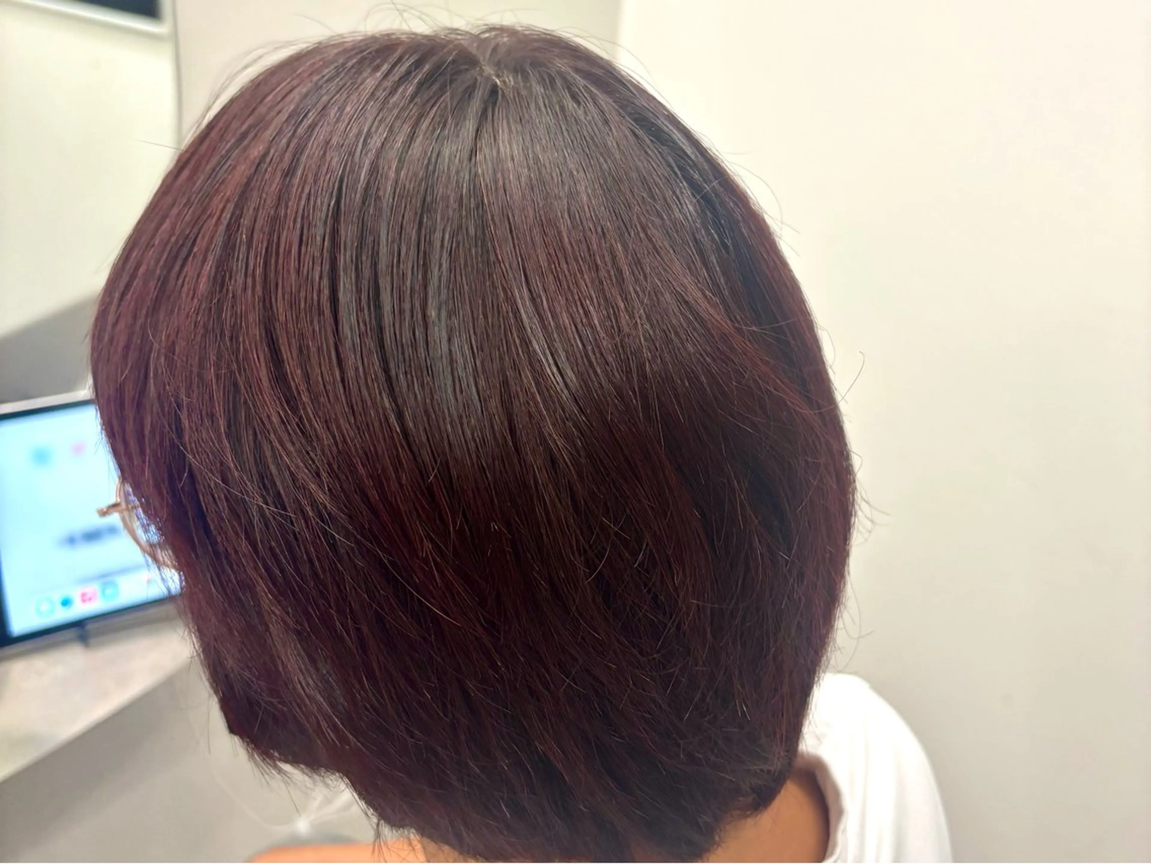 ショート カラー 明石 優衣のヘアスタイル