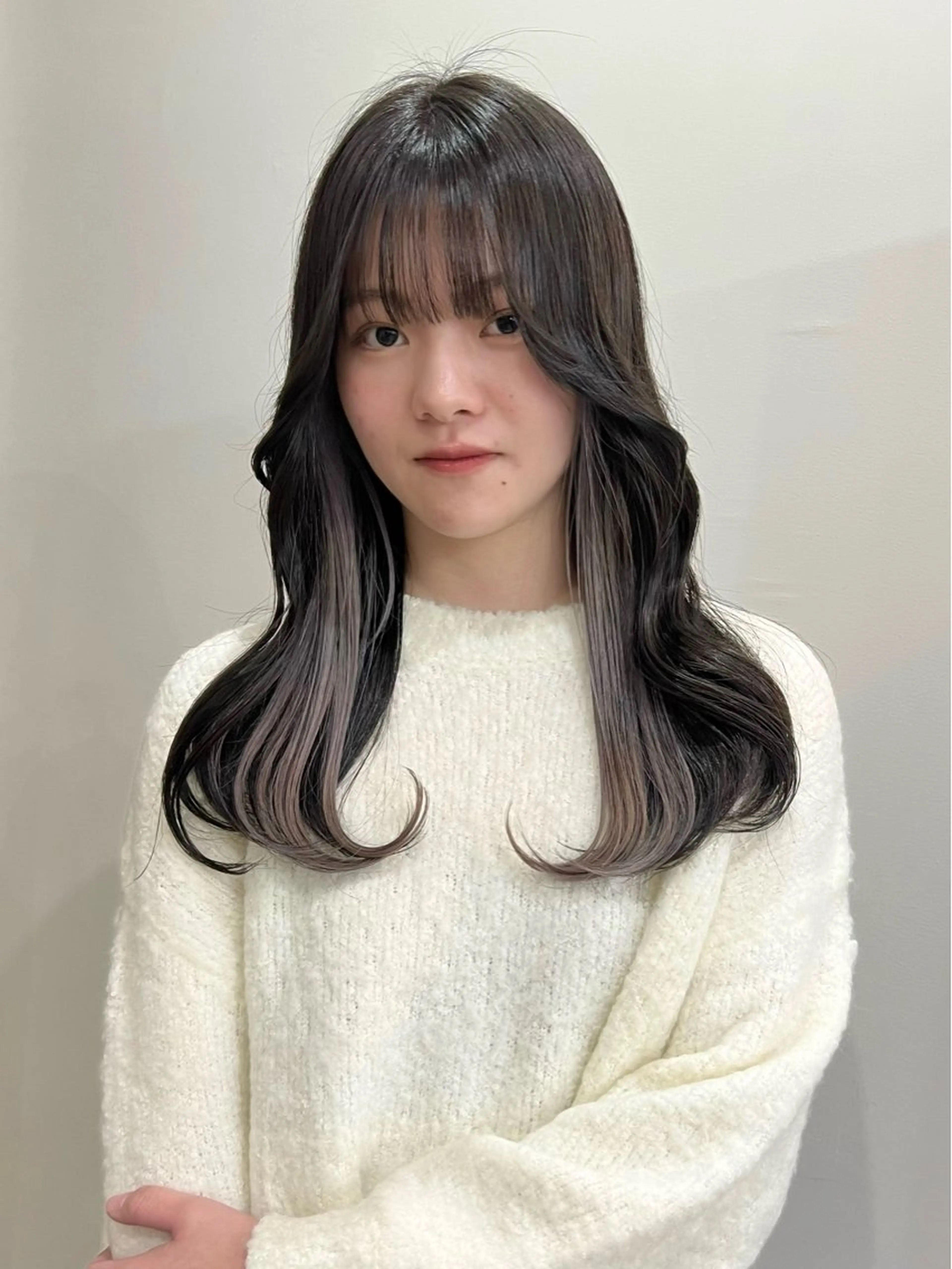 ロング カラー 黒髪 グレージュ インナーカラー 切りっぱなしボブ/ ブリーチカラー/大塚のヘアスタイル