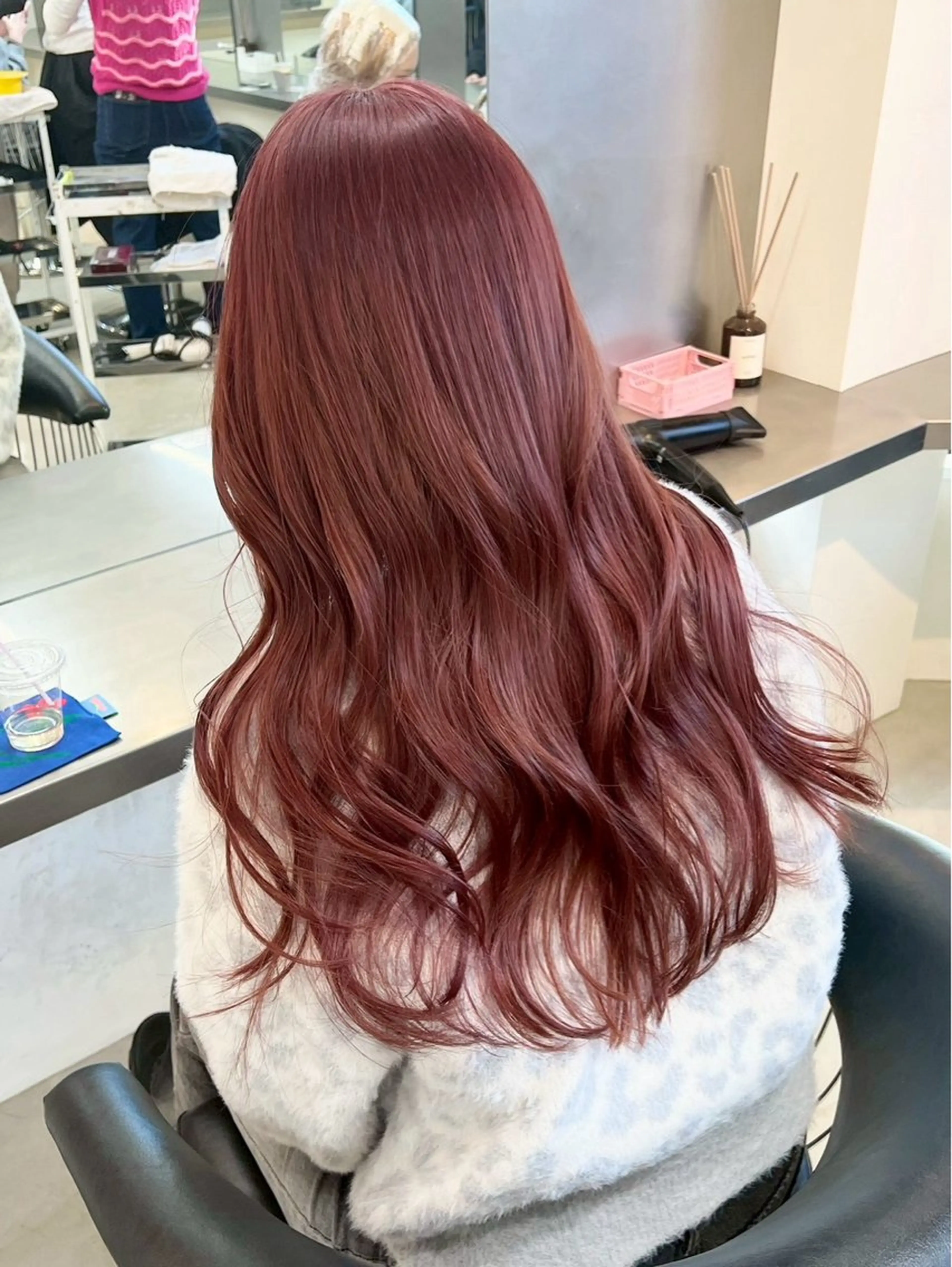 ロング ヘアカラー うる艶カラー 🪐💫serenaのヘアスタイル