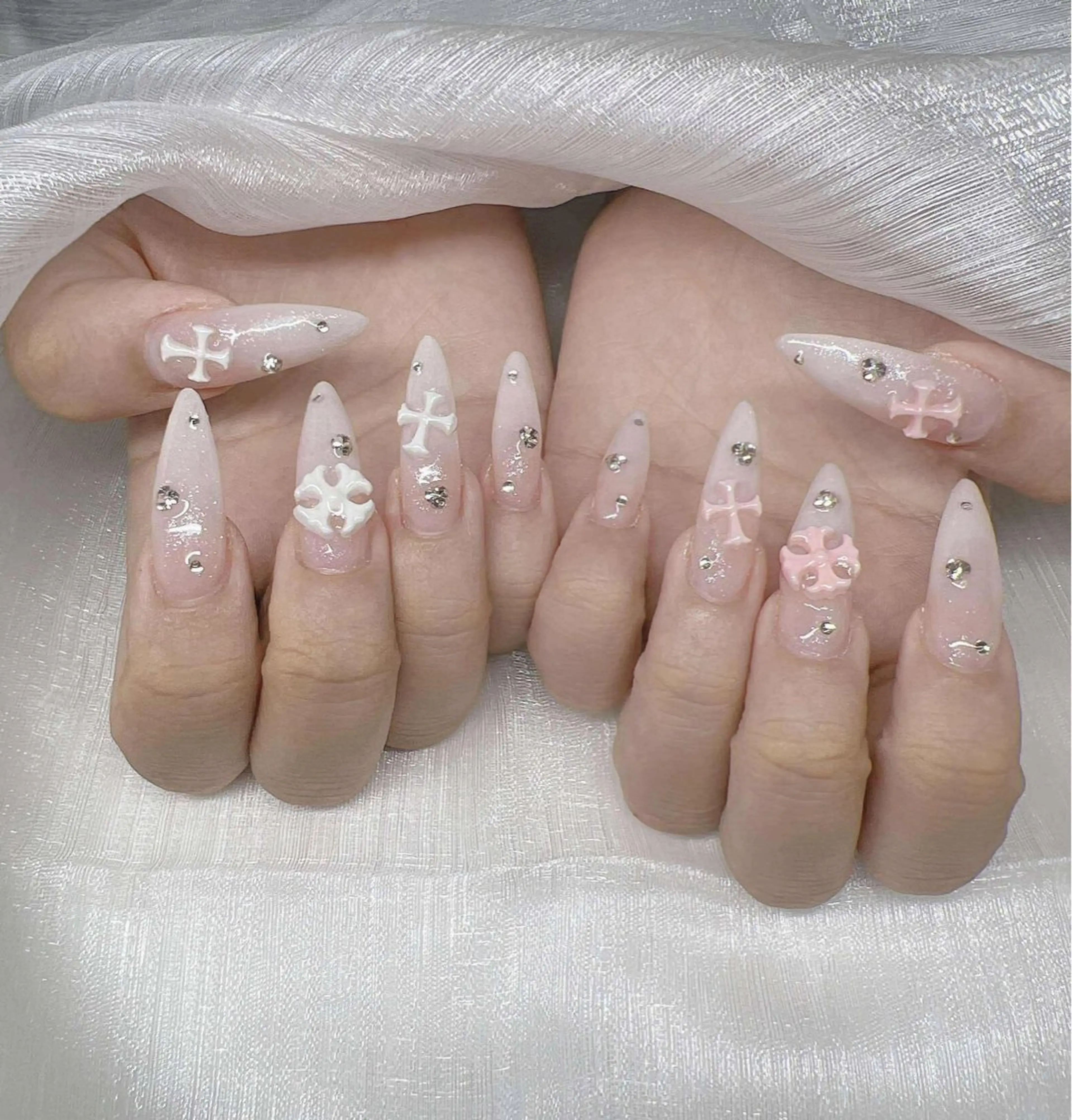 ネイル ハンドネイル Lee Nailsのネイルデザイン