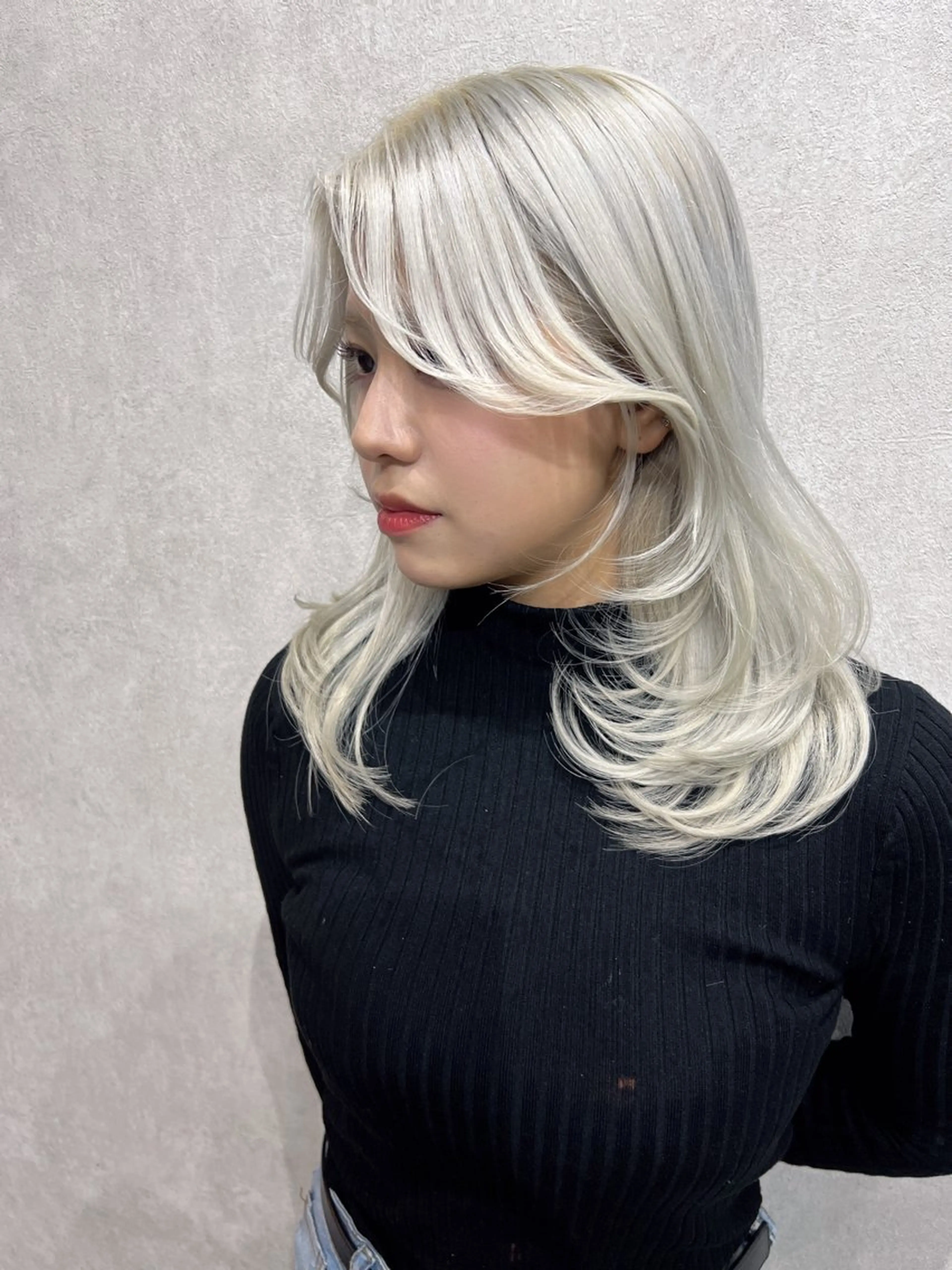 ミディアム ヘアカラー maya レイヤーカットのヘアスタイル