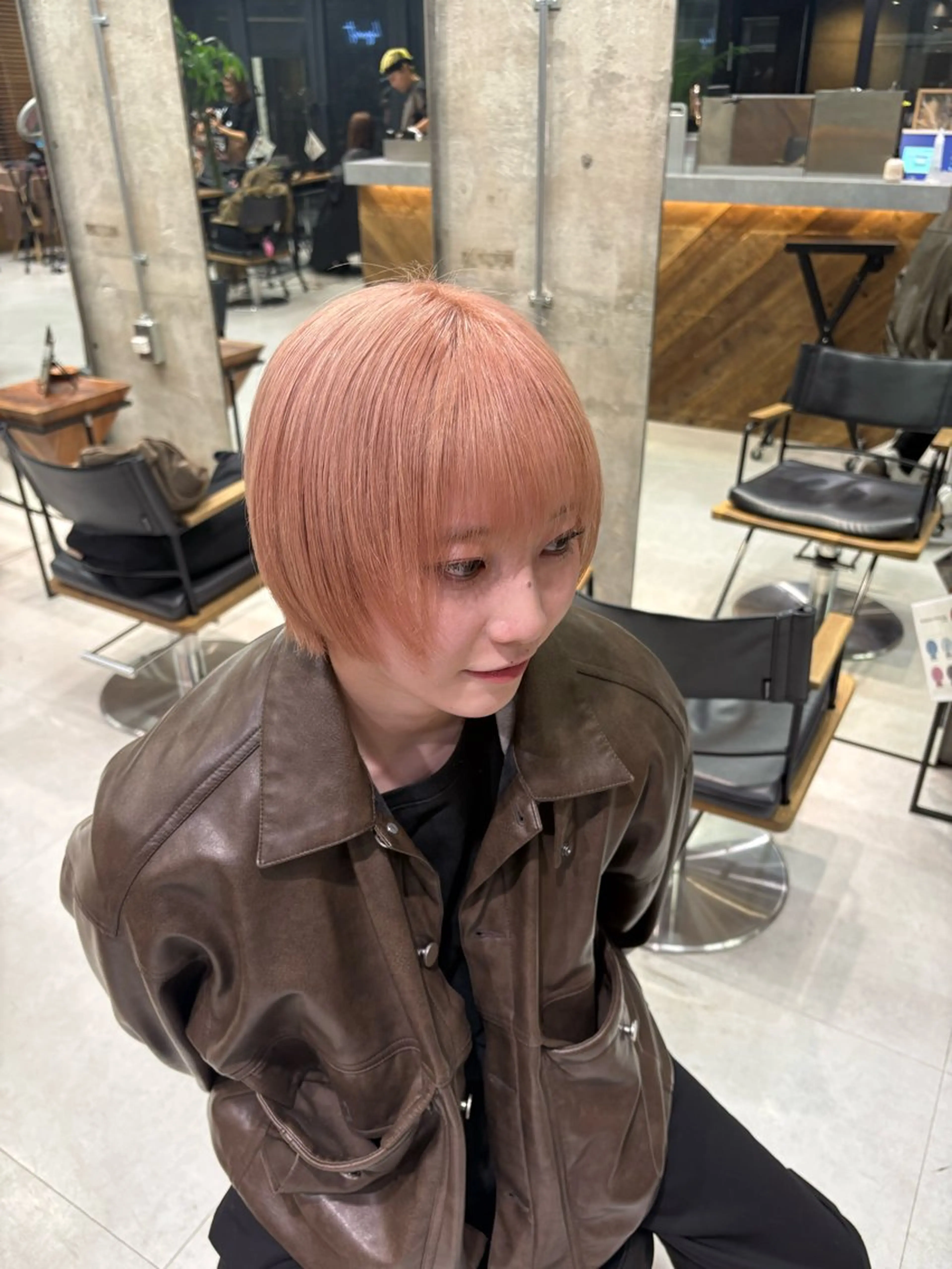 ショート ヘアカラー KAEDE🌺Wカ ラー/ホワイトカラーのヘアスタイル
