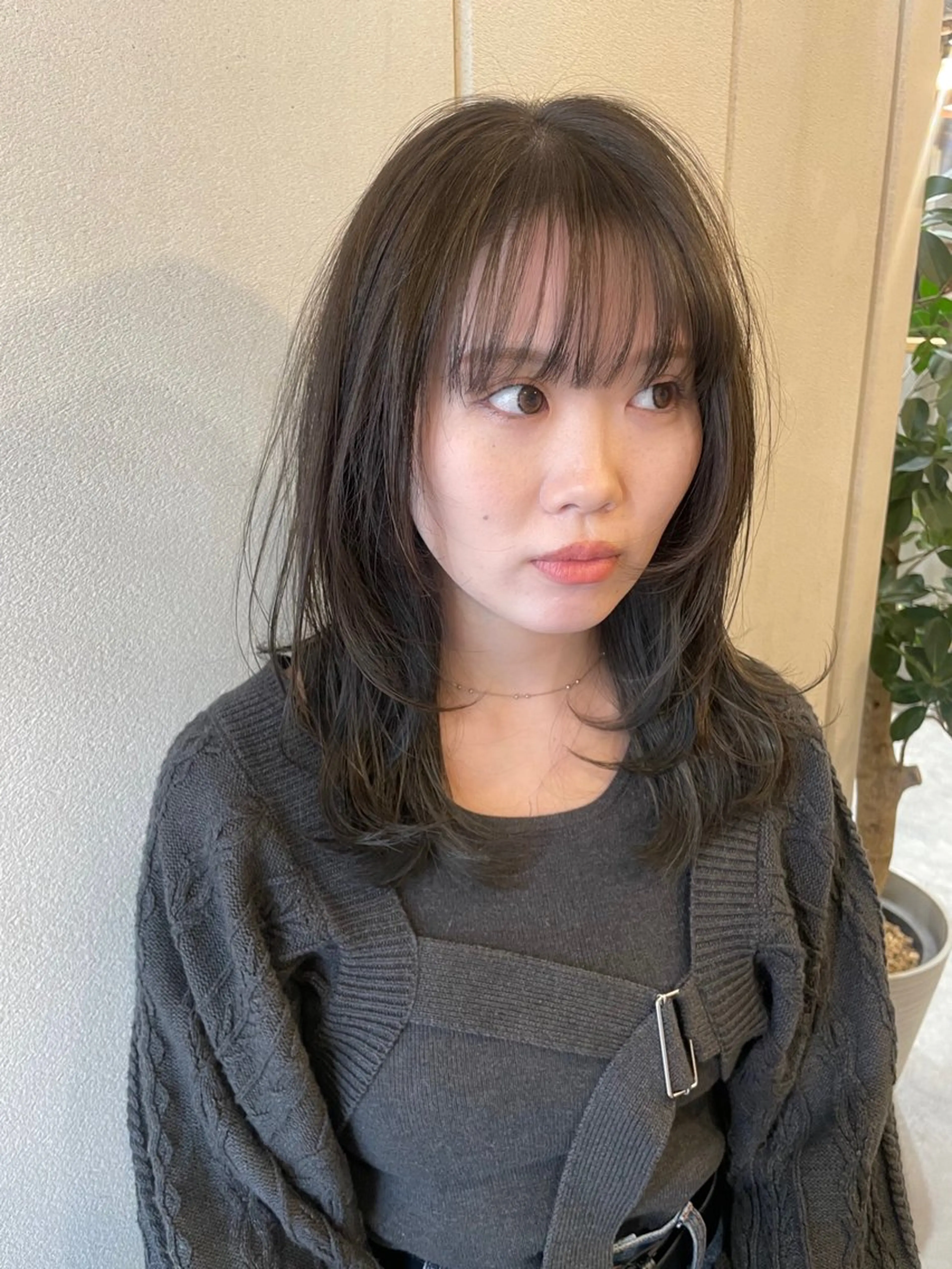 ミディアム レイヤーカット 透明感カラー 🦋AYAのヘアスタイル