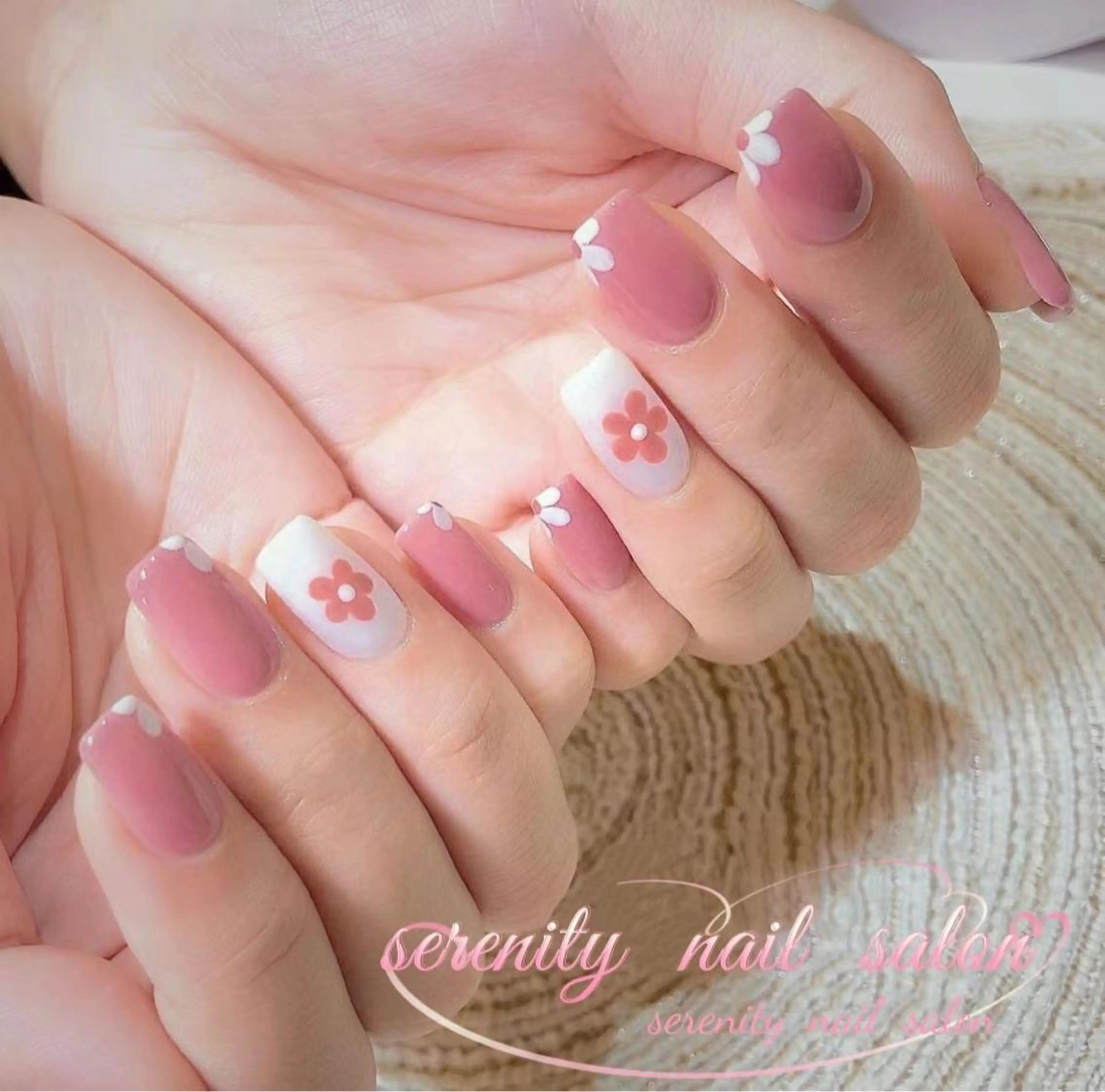 ネイル ハンドネイル ハンドケア ✨Serenity Nail salonのネイルデザイン