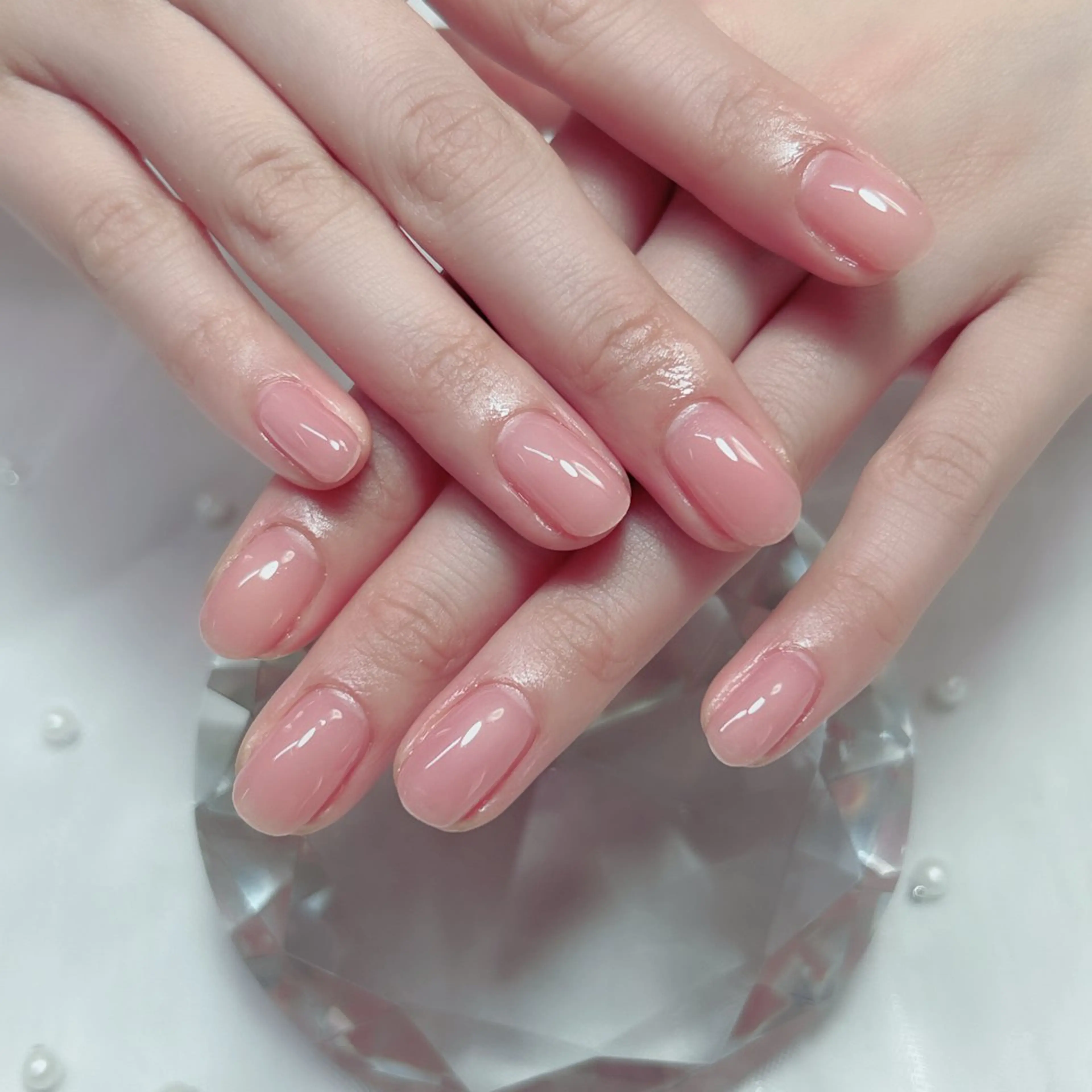 ネイル オーロラネイル フラワーネイル フレンチネイル キラキラネイル ラメ(グリッター) ハンドネイル Cute Tips nailのネイルデザイン