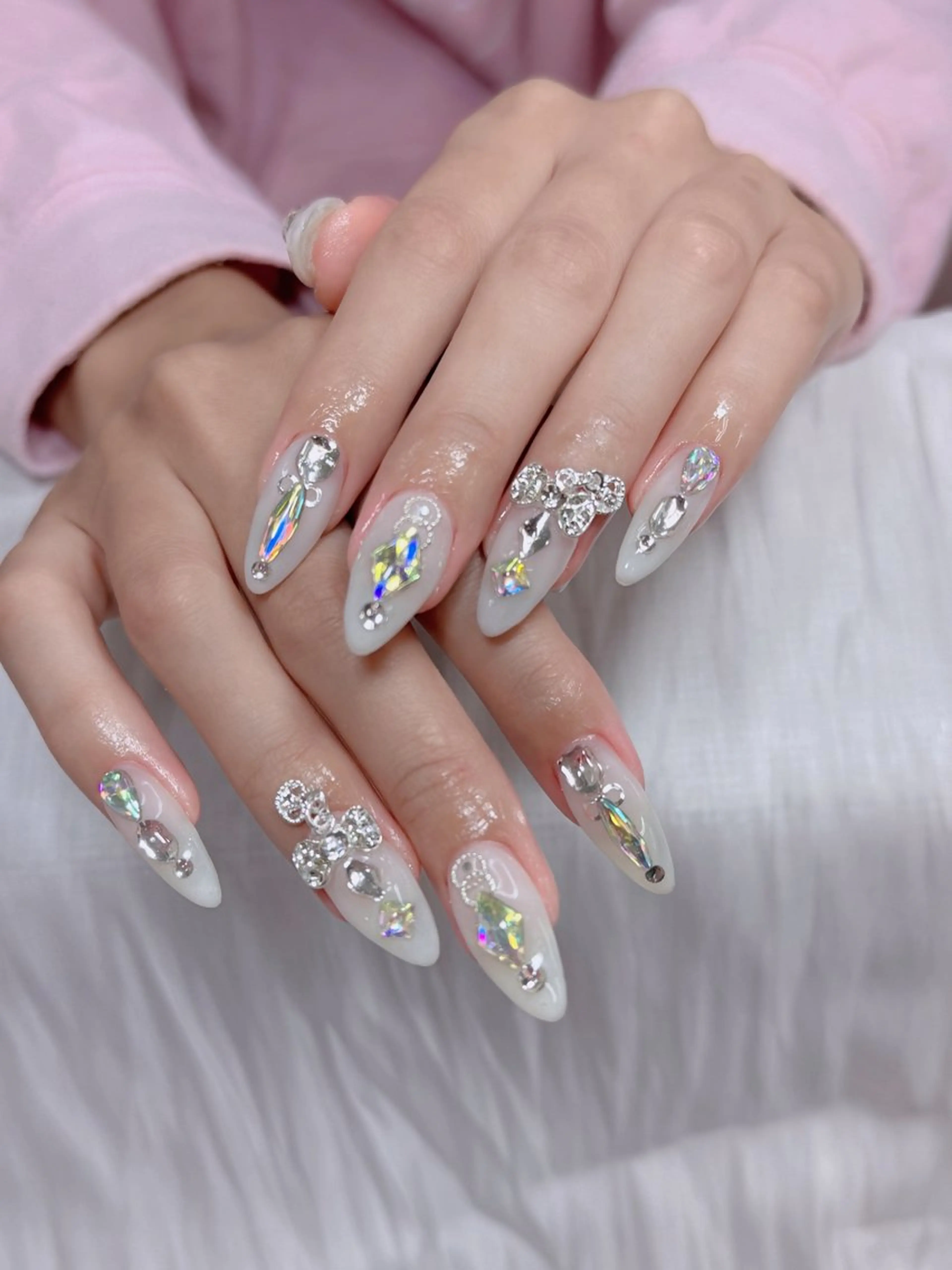 ネイル オーロラネイル フレンチネイル ジェルネイル ハロウィン キラキラネイル ハンドネイル H.baby Nail Salonのネイルデザイン