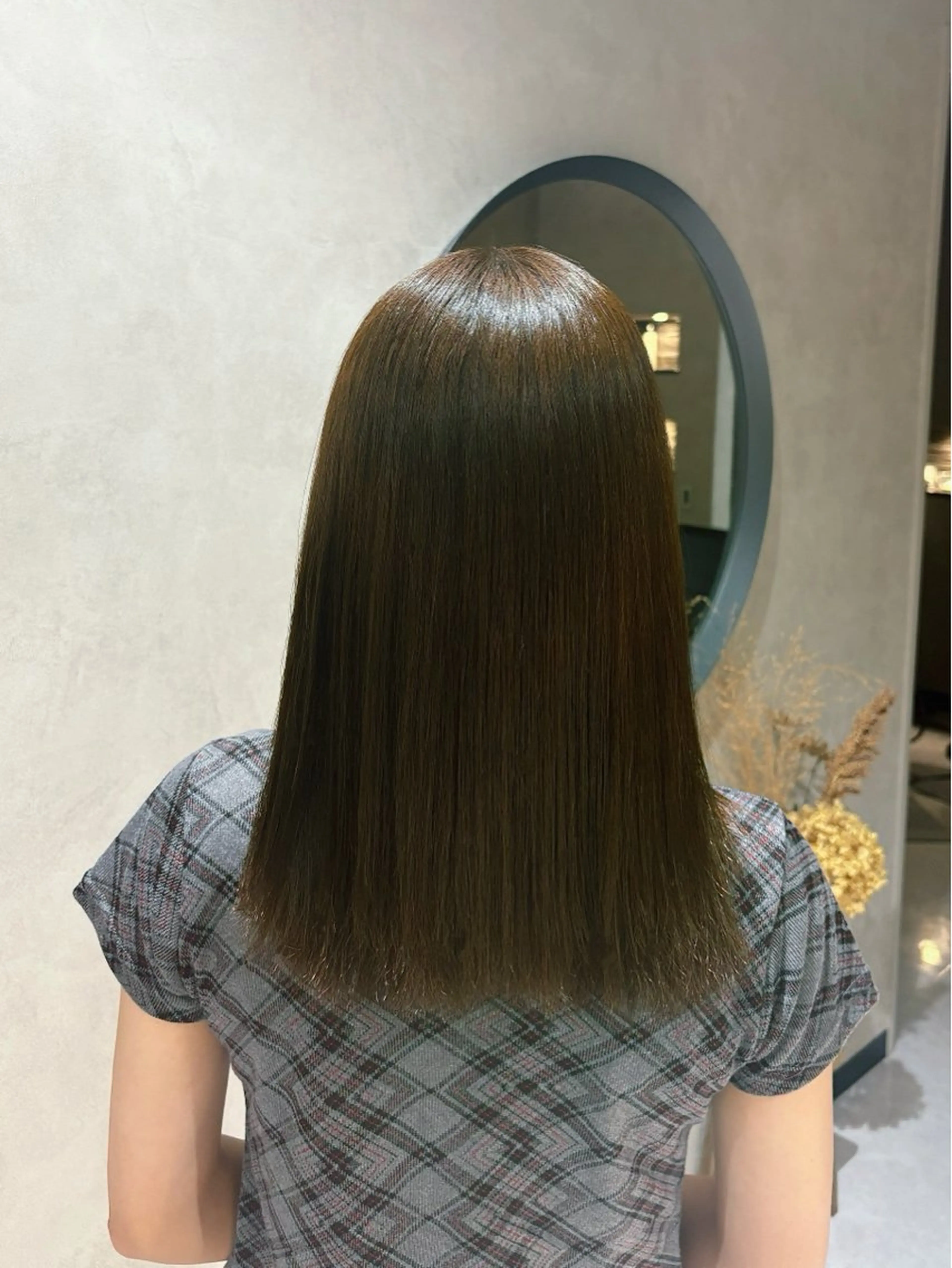 ミディアム カラー ベージュカラー 透明感カラー オリーブベージュ ヘアカラー トリートメント 《.Xian》 アカリ/艶髪カラーのヘアスタイル