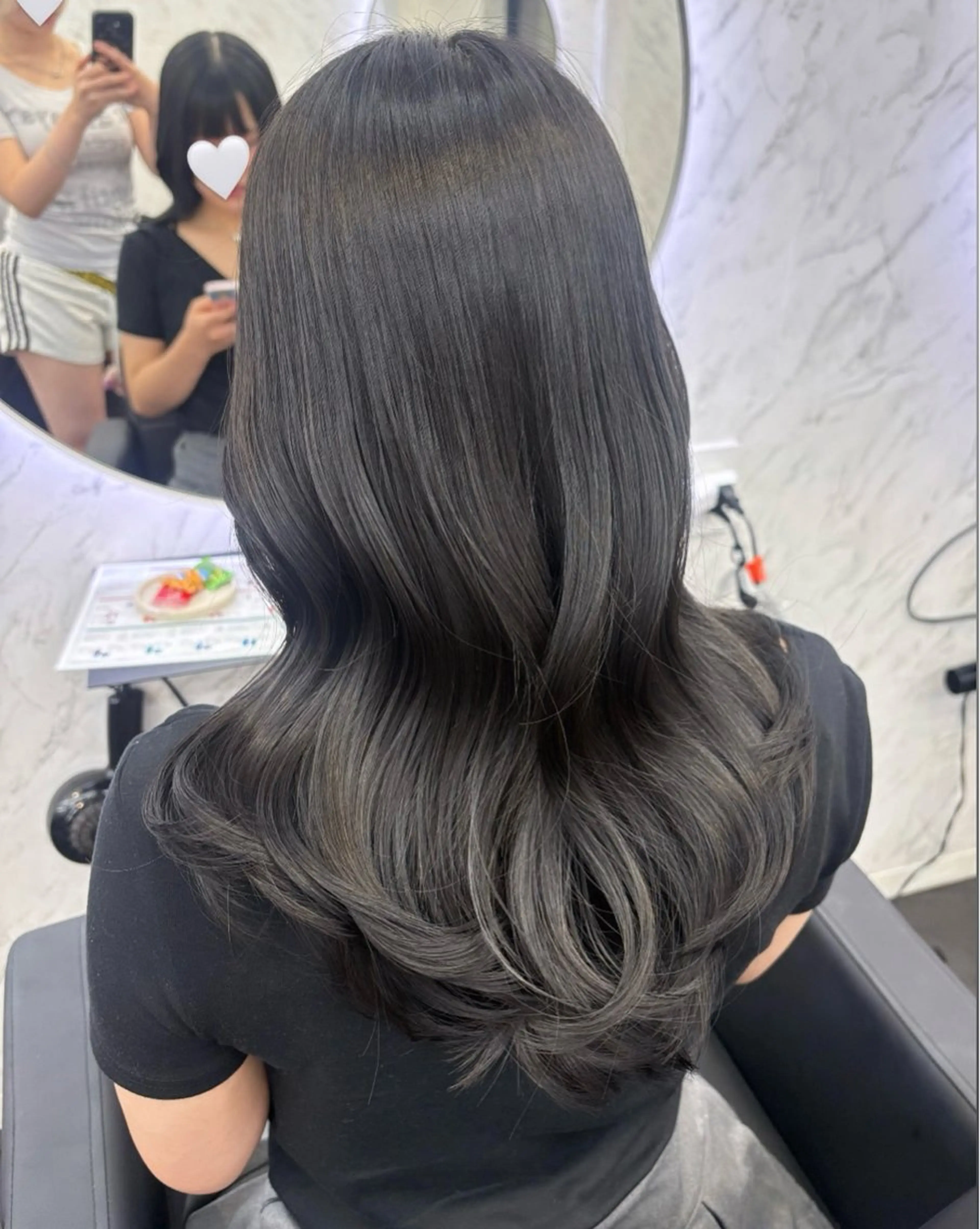 ロング カラー ダークグレー ダークグレージュ グレージュ カット ヘアカラー 韓国ヘア🎀 /♡𝓝𝓸𝓪♡のヘアスタイル