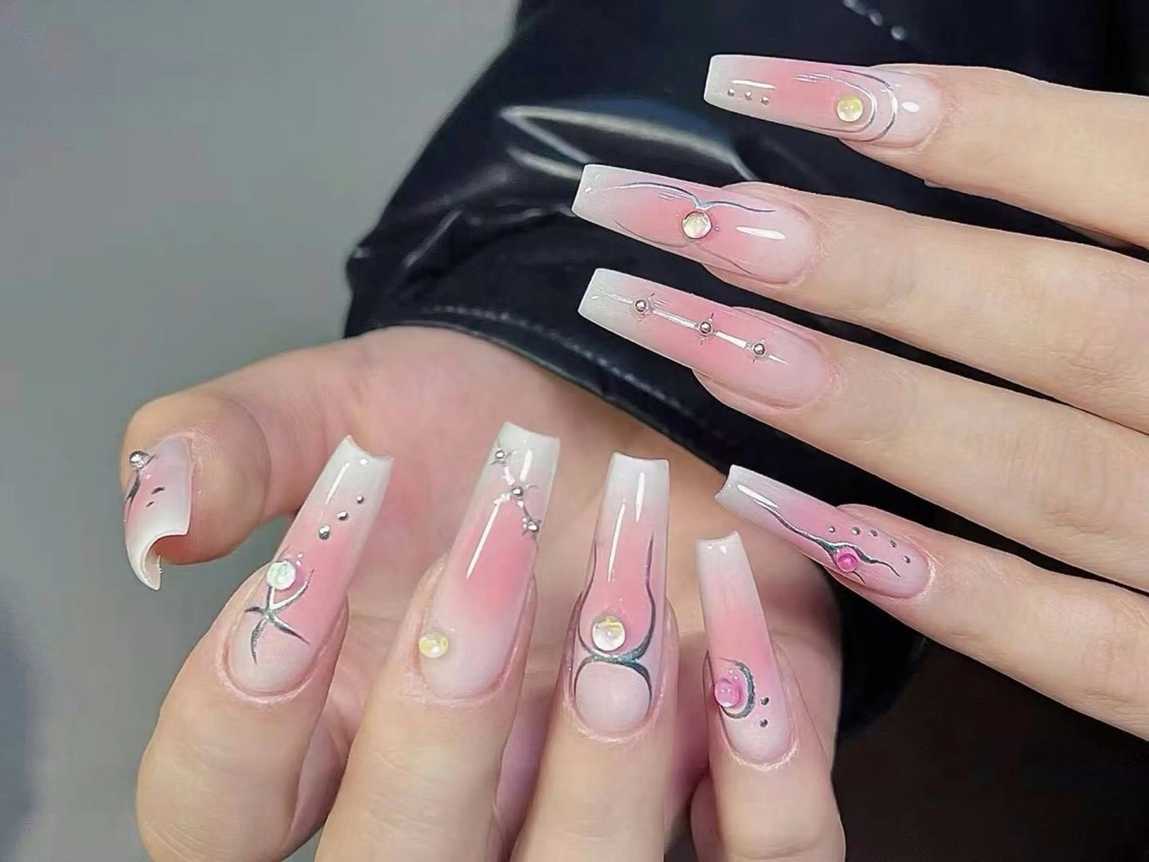 ネイル ハンドネイル ハンドケア DarkHoney 池袋店のネイルデザイン