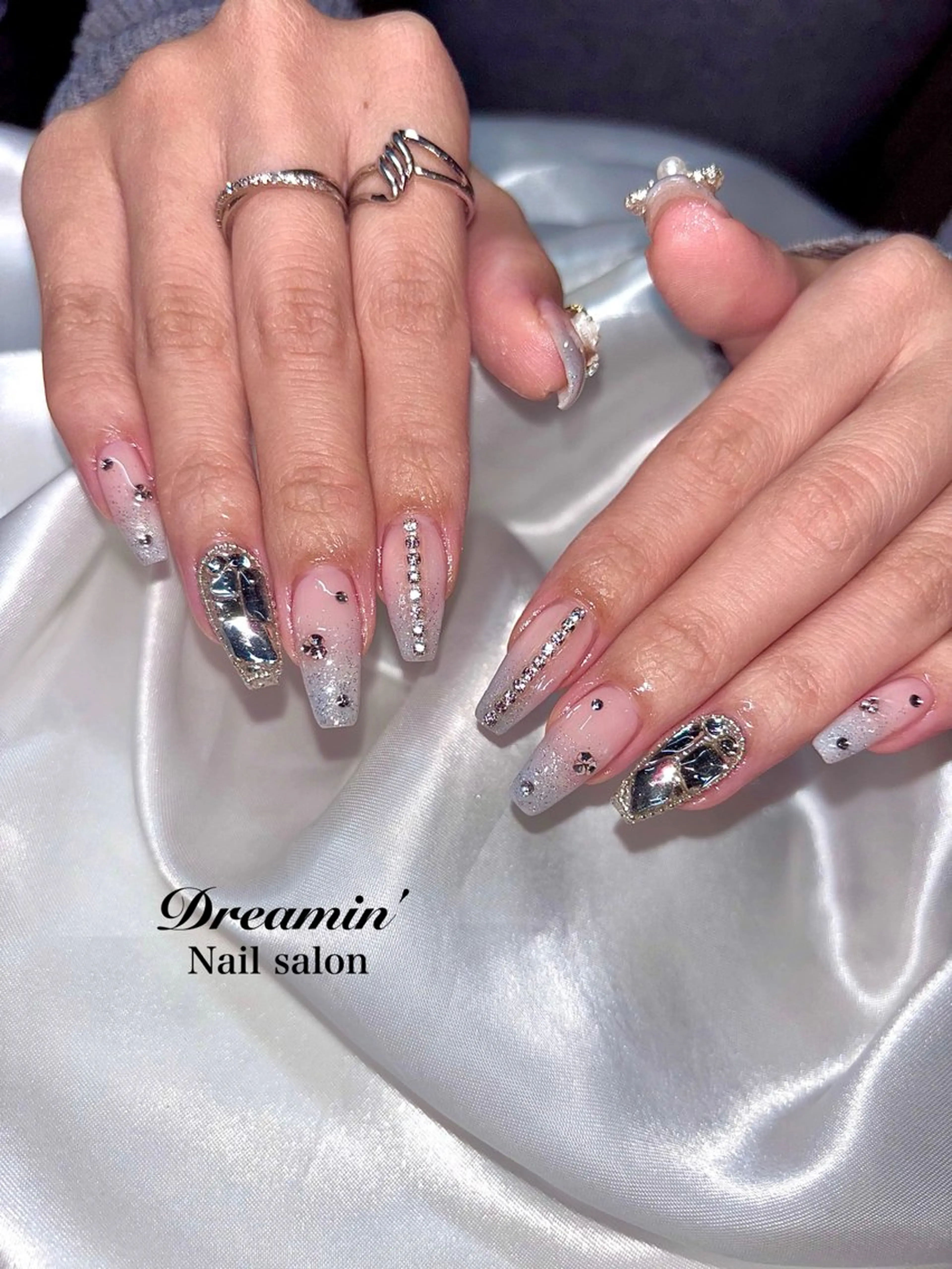 ネイル フラッシュネイル キラキラネイル Dreamin' Nail salonのネイルデザイン
