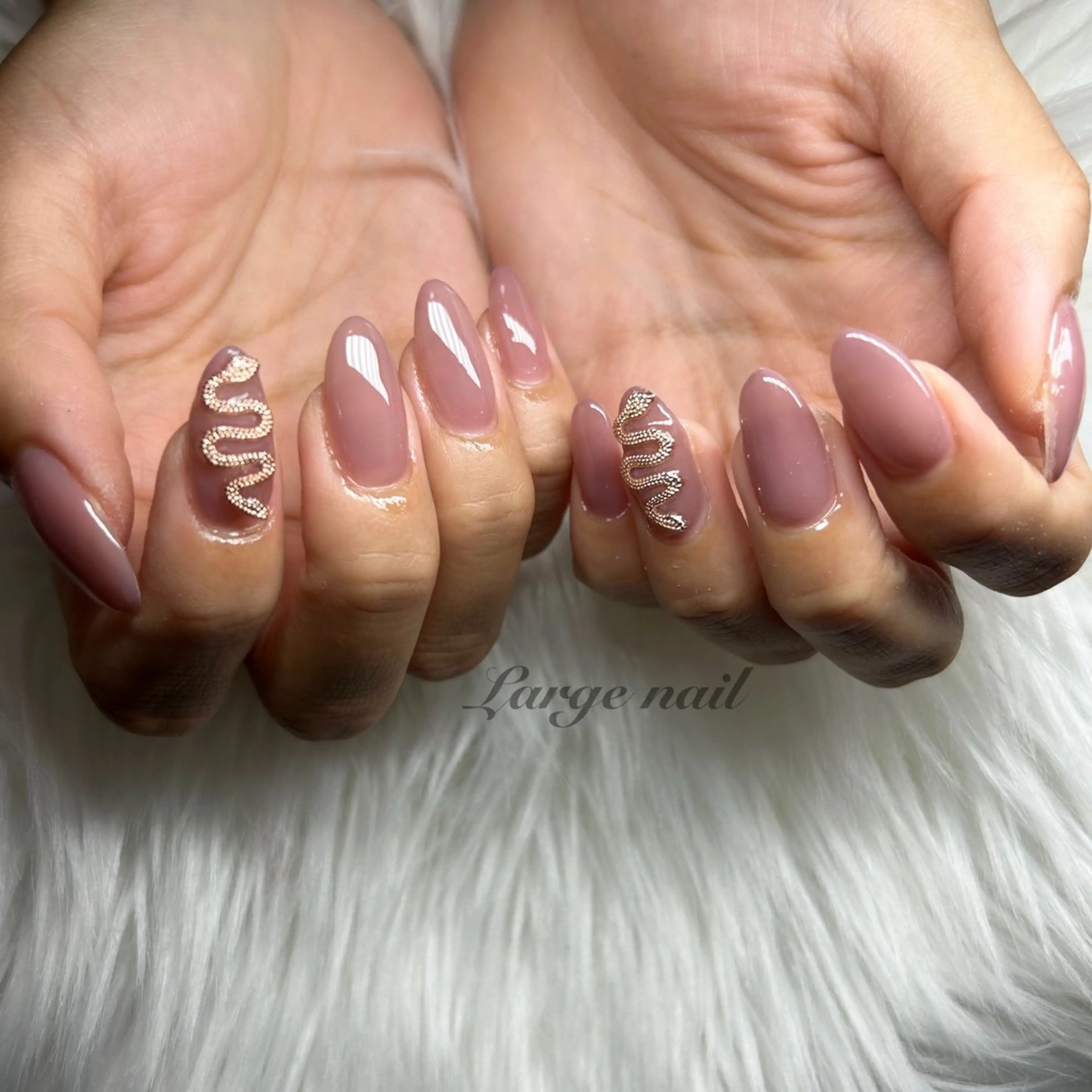 ミディアム Large Nailのネイルデザイン