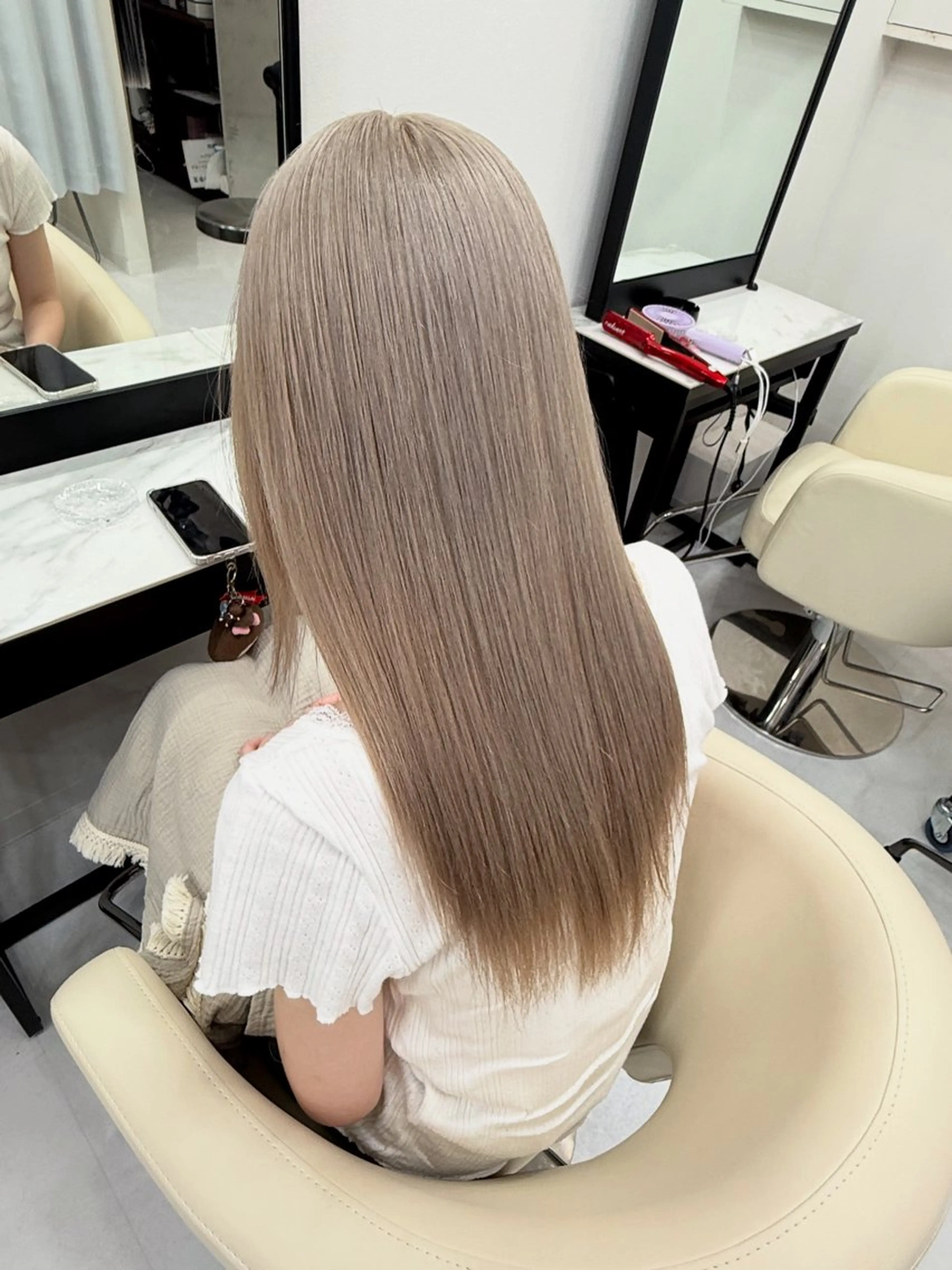ロング カラー シルバー ホワイトシルバー 🩵たくみハイトーン カラー.エクステ🩵のヘアスタイル