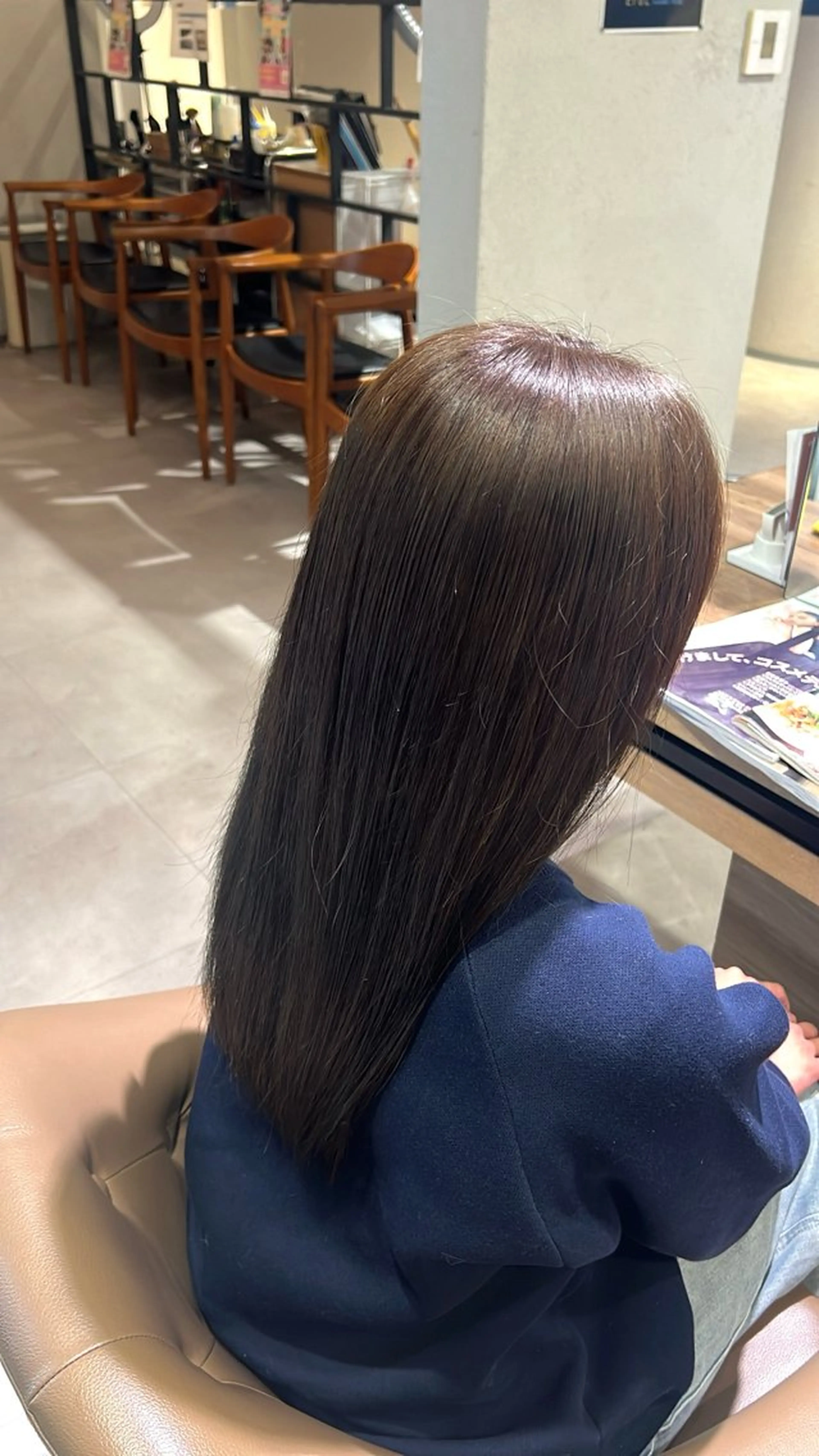 ロング カラー オリーブカラー ヘアカラー UNPEU 透明感カラーのヘアスタイル