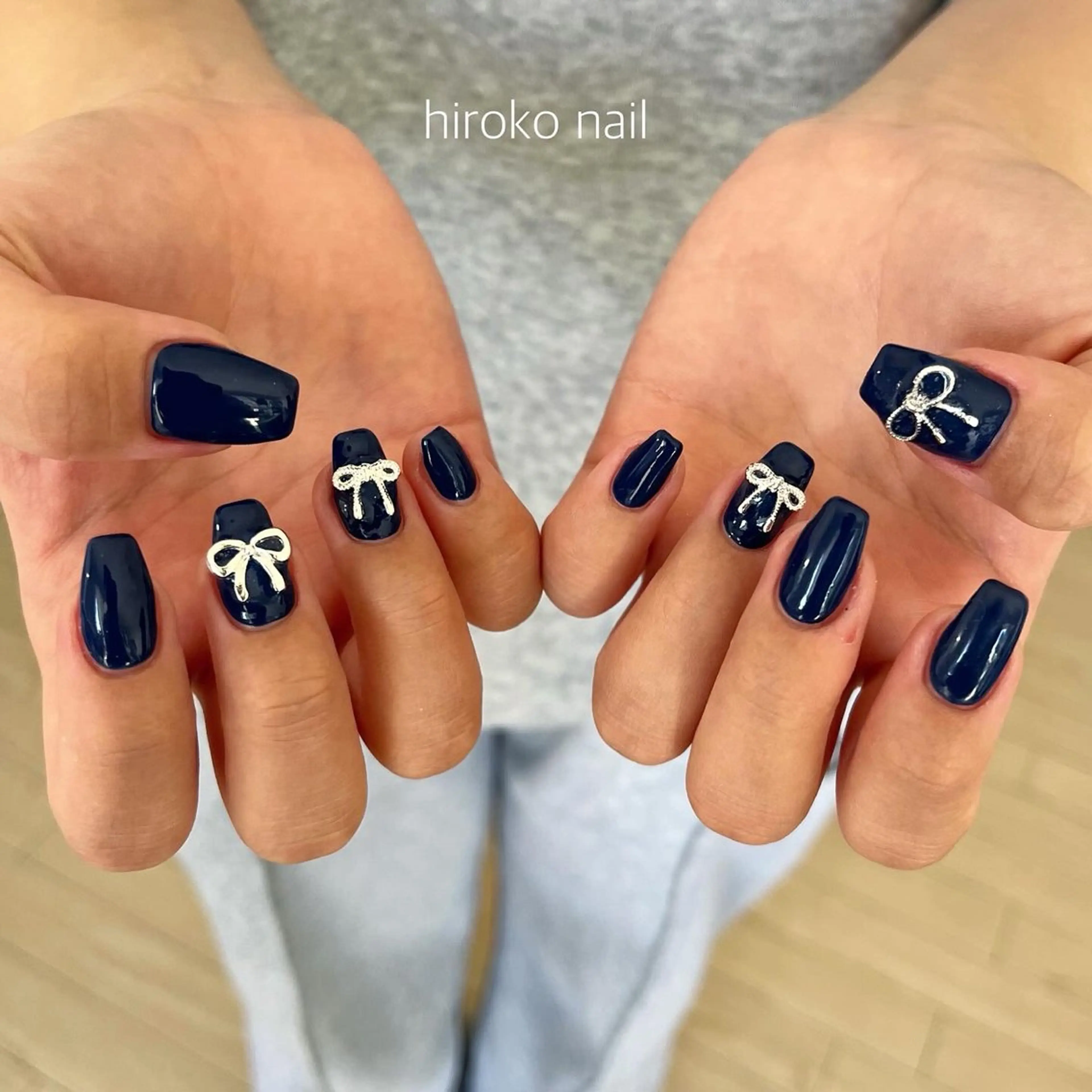 ネイル リボン ストーンネイル hiroko nailのネイルデザイン