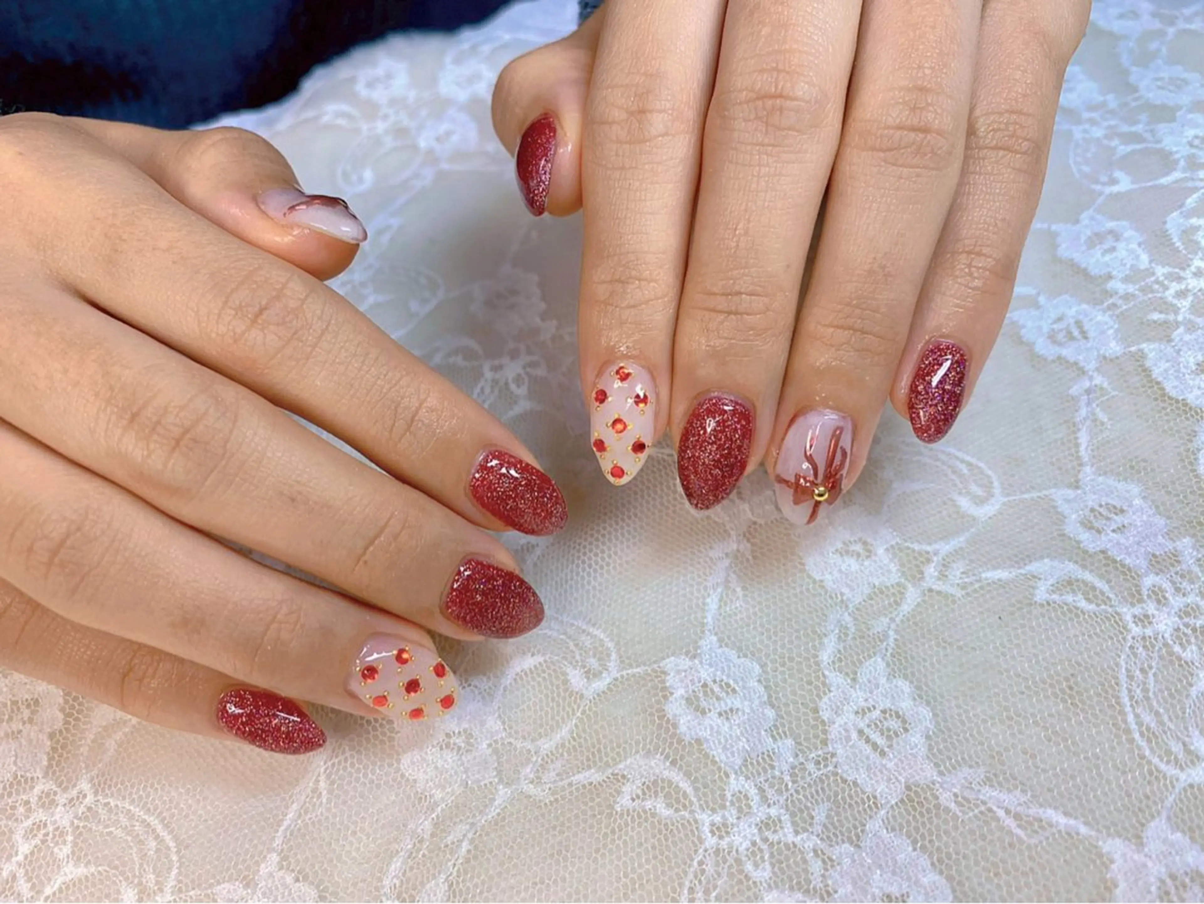 ネイル アートネイル 持ち込み リボン 冬ネイル クリスマス ハンドネイル 心斎橋Salon Epokkuのネイルデザイン