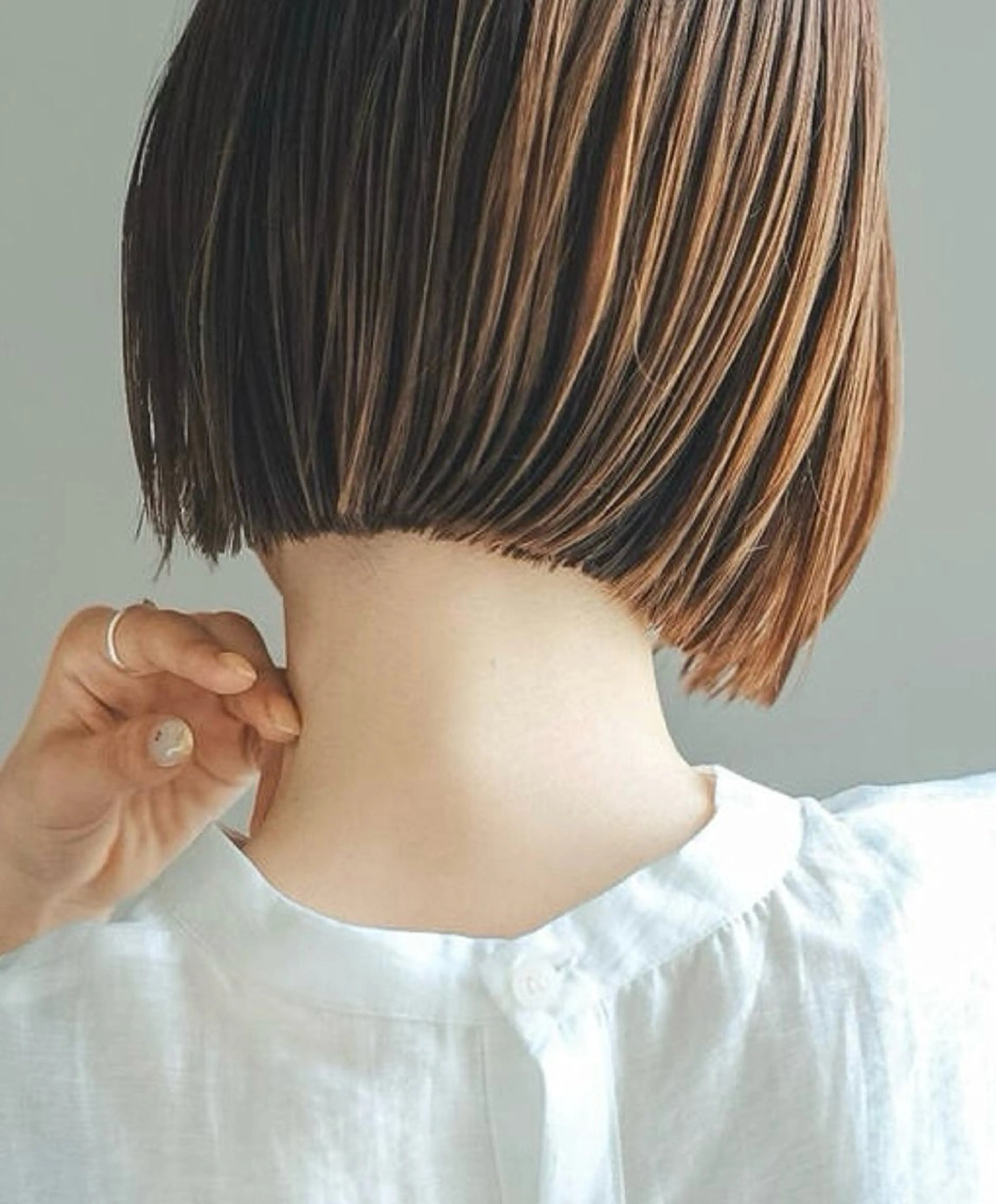 ショート 切りっぱなしボブ ボブ カット 縮毛矯正 トリートメント LadA AIのヘアスタイル