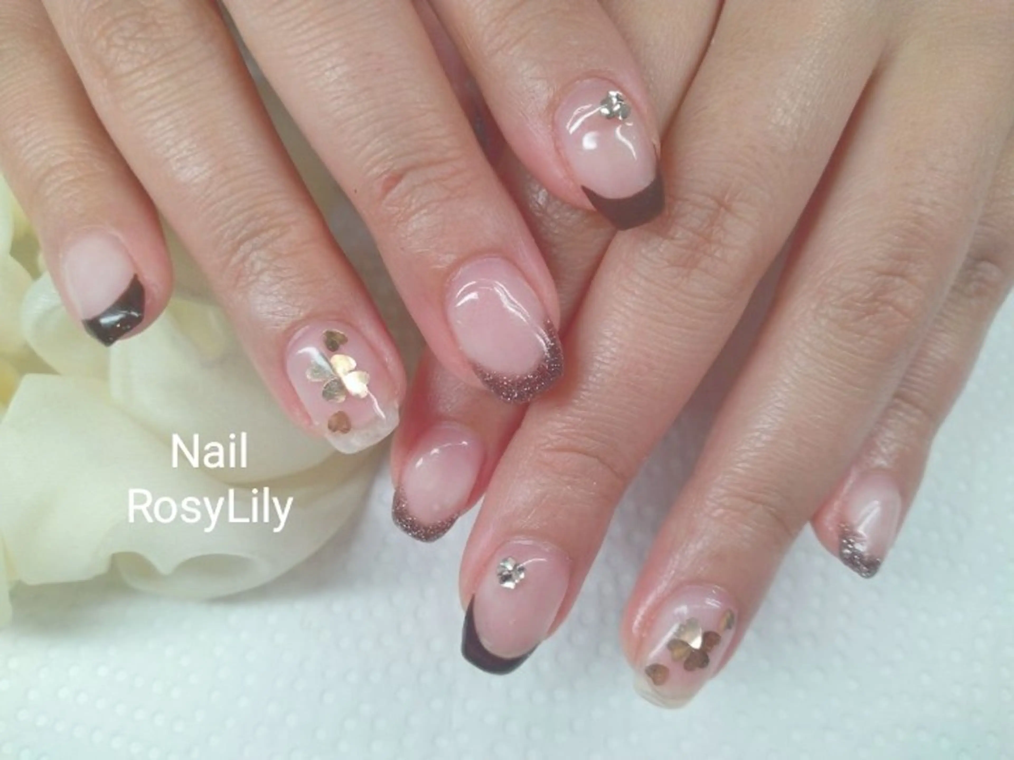 ネイル ブラウン ハート バレンタイン ハンドネイル ハンドケア プライベートサロン Rosy Lilyのネイルデザイン