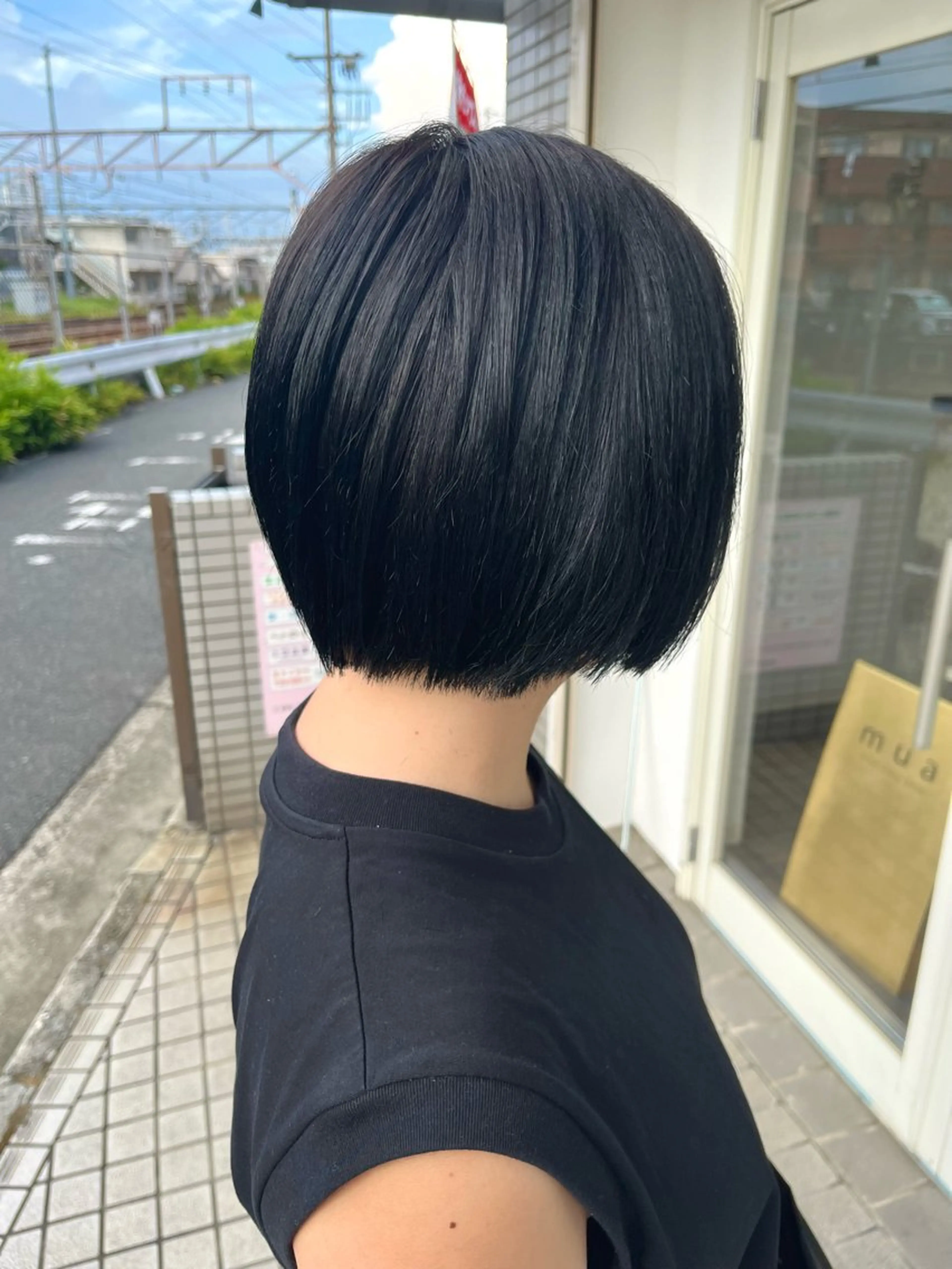 ショート カラー 黒髪 ブルーカラー ブルーブラック ボブ カット ヘアカラー FERIA あべの yumeho🍭のヘアスタイル