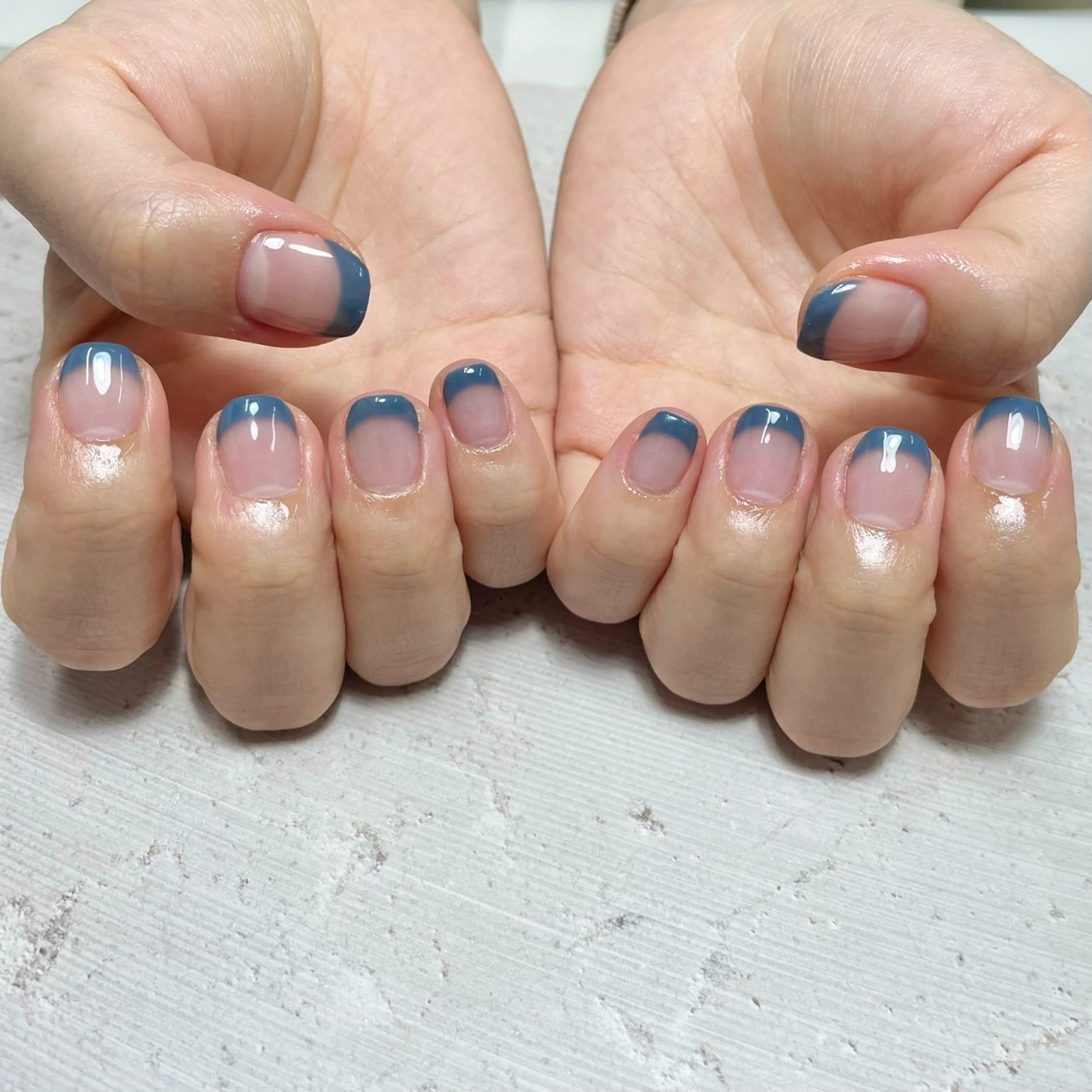 ネイル ブルー フレンチネイル 💐irisée fleur中居のネイルデザイン