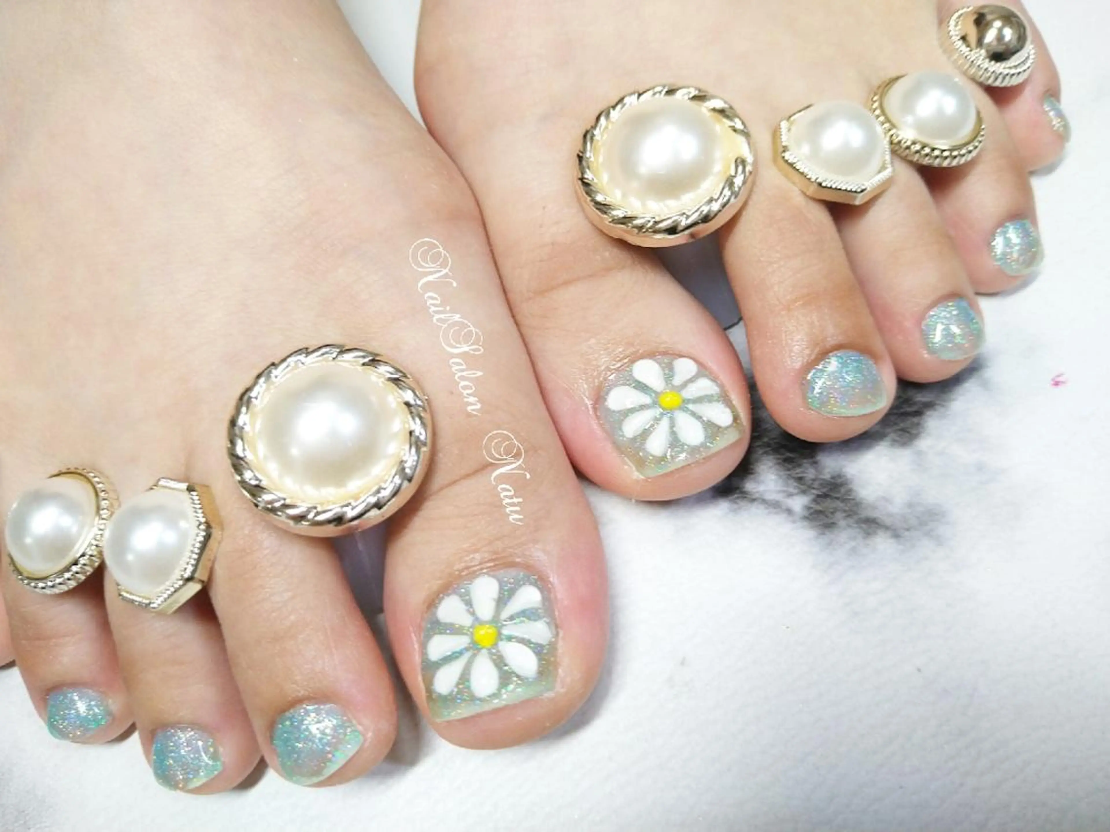 ネイル フラワーネイル 持ち込み ぷっくりネイル nailsalon　 Natuのネイルデザイン