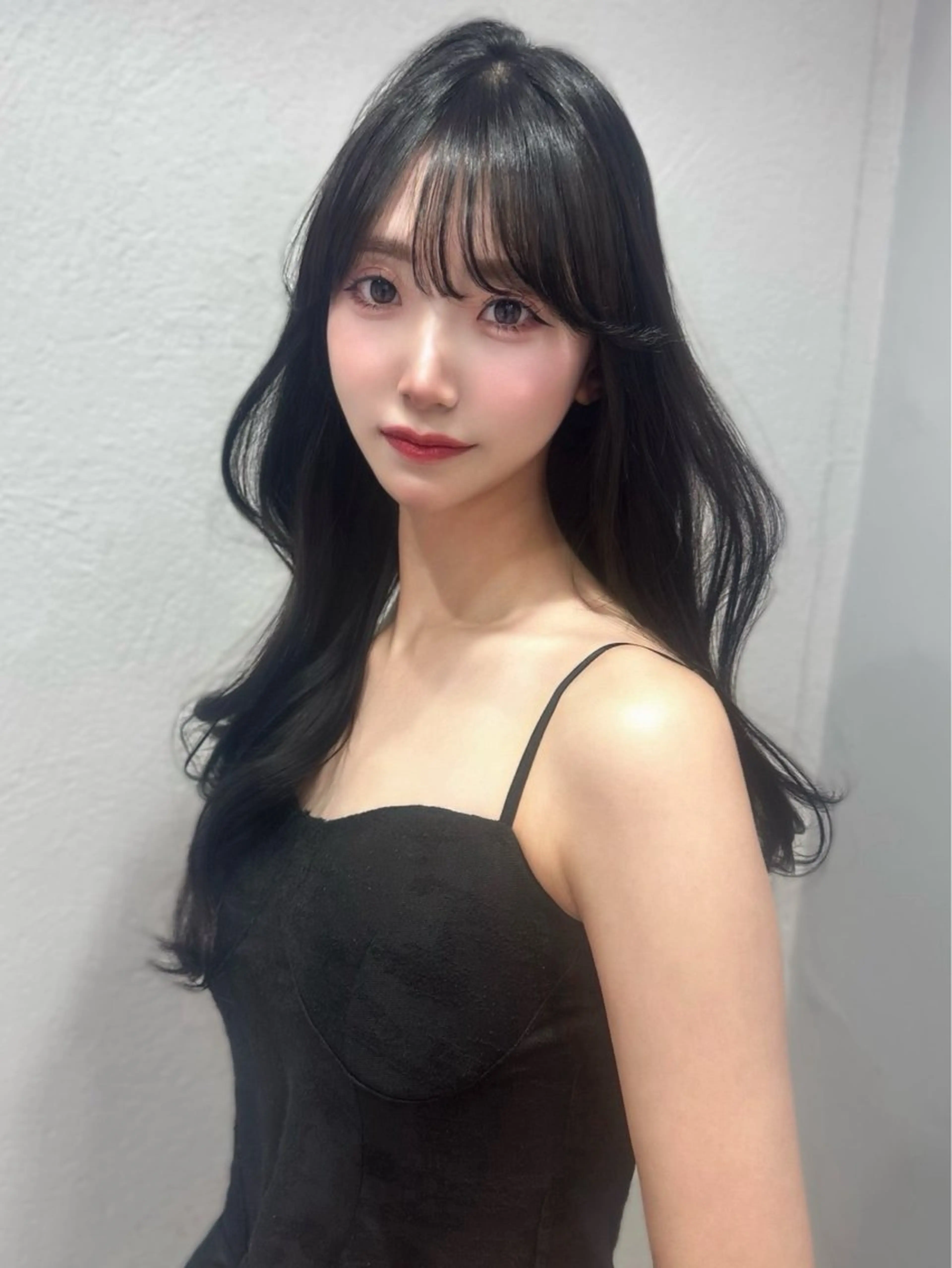 ロング カラー 顔周りカット カット 𝑴𝑶𝑲𝑨渋谷 トレンド韓国ヘア🩷のヘアスタイル