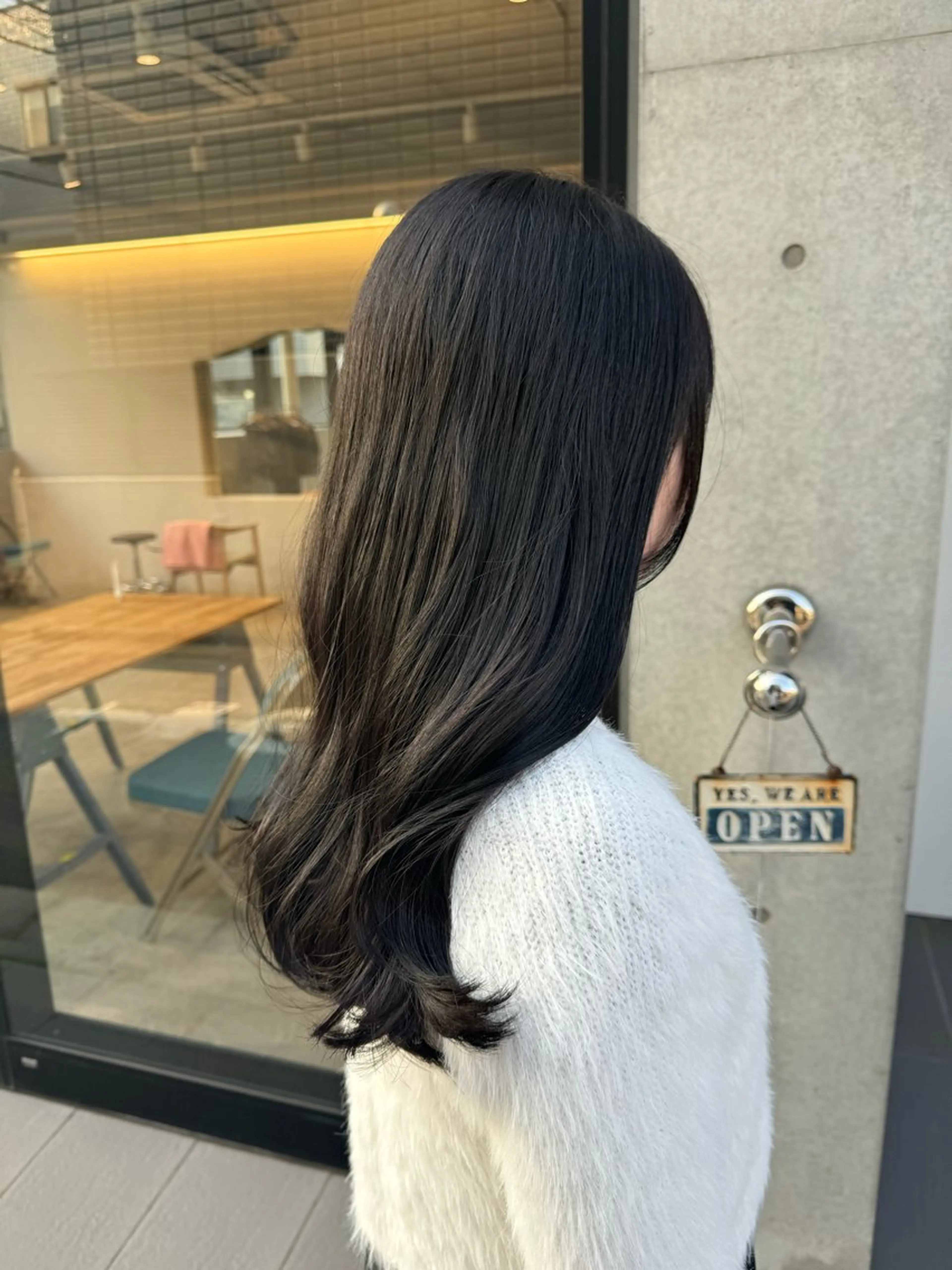 ロング 浅岡 太陽のヘアスタイル