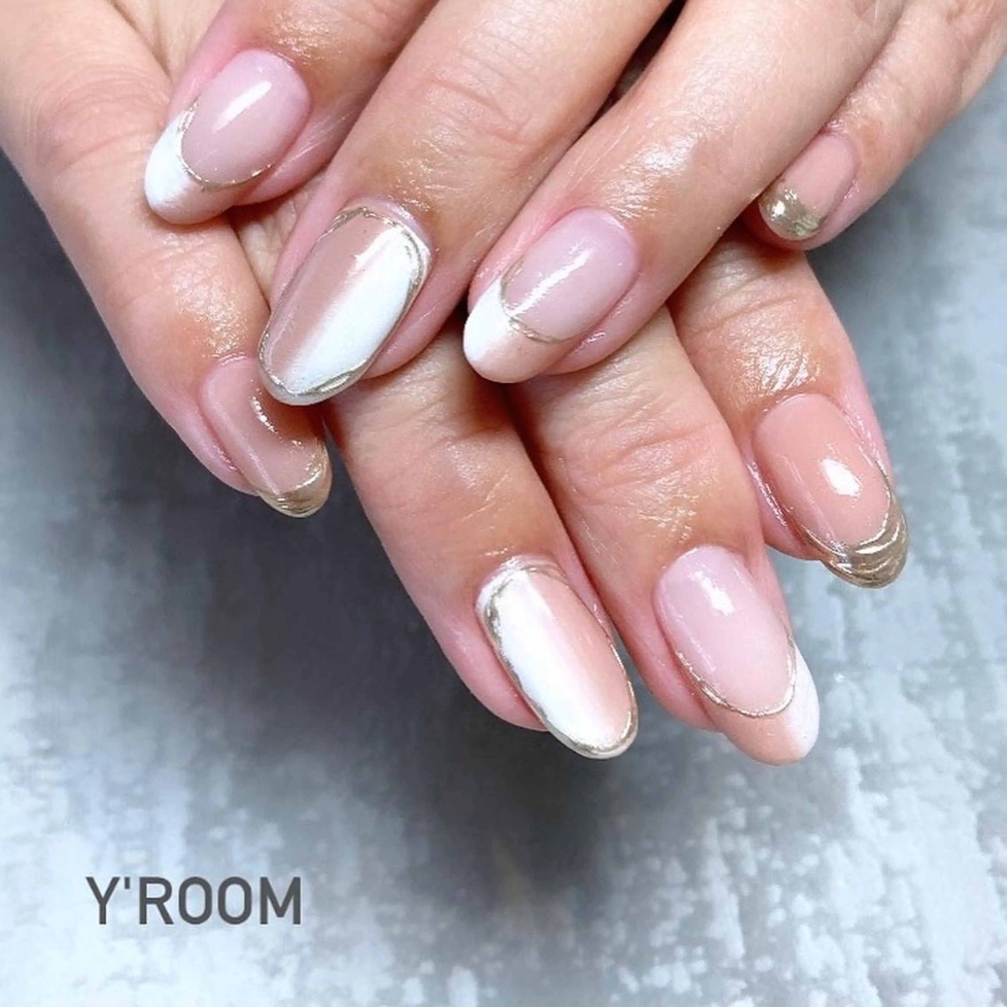 ネイル オーロラネイル フラッシュネイル フットネイル ジェルネイル 氷ネイル・うるうるネイル ハンドネイル YUKA （ネイリスト）のネイルデザイン