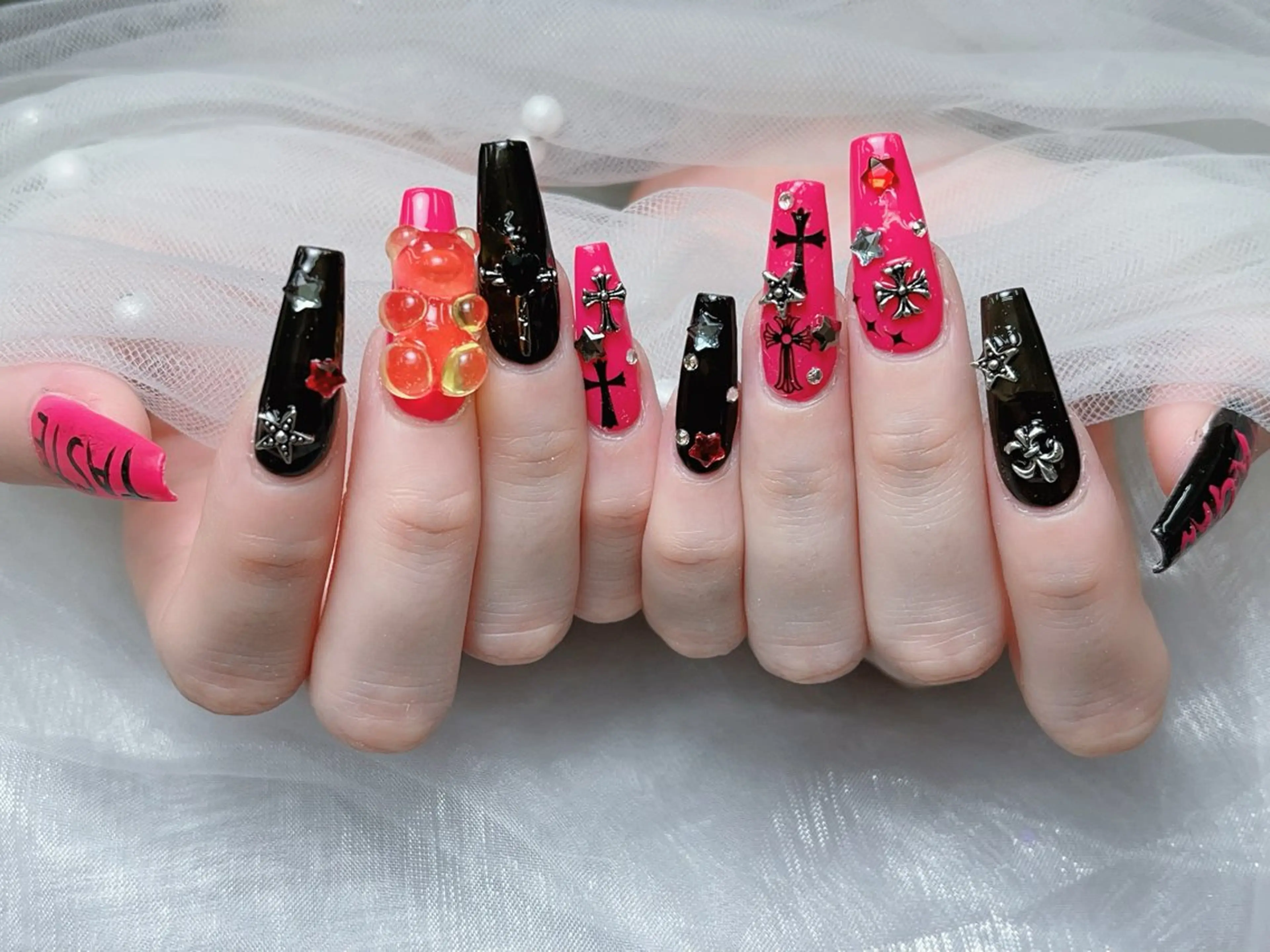 メンズ ネイル メンズ韓国風 アートネイル フレンチネイル ジェルネイル キラキラネイル ハンドネイル Bloom スカルプ専門店のネイルデザイン