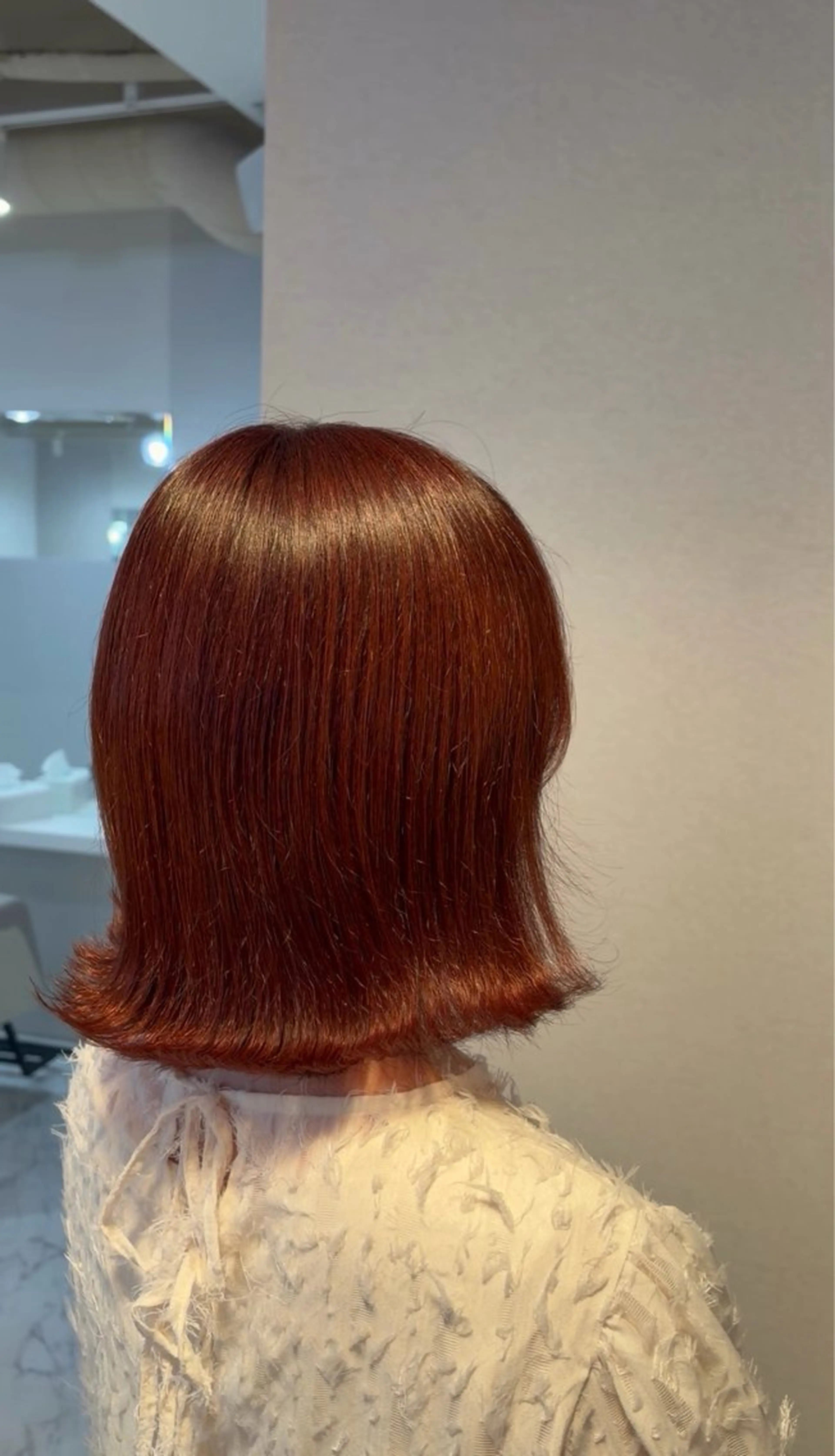 ミディアム カラー オレンジ ボブ 外ハネヘア 石川 花奈のヘアスタイル