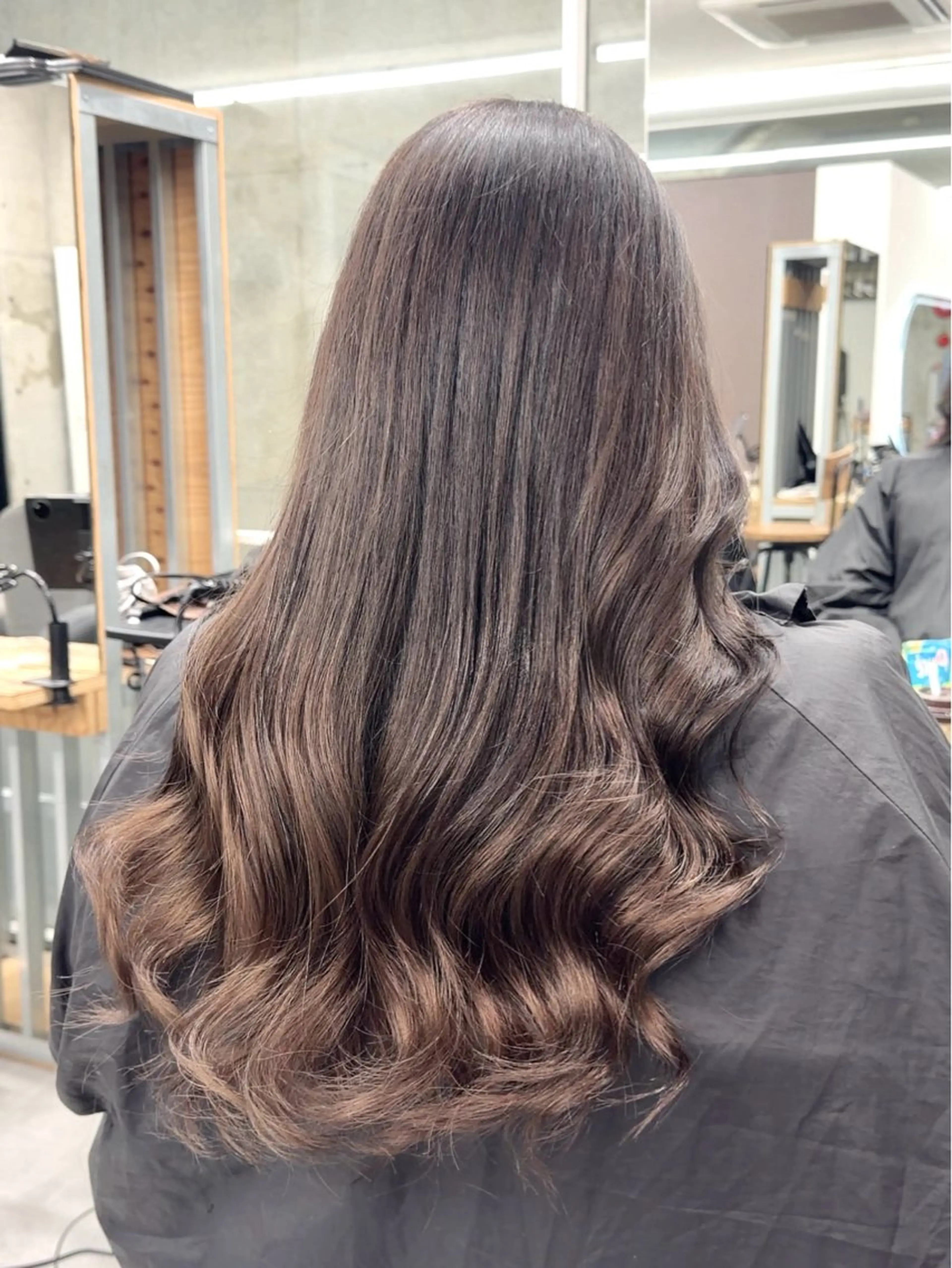 ロング カラー バレイヤージュ レイヤーカット ヘアカラー トリートメント Kotoko🖤/海 外/バレイヤージュのヘアスタイル