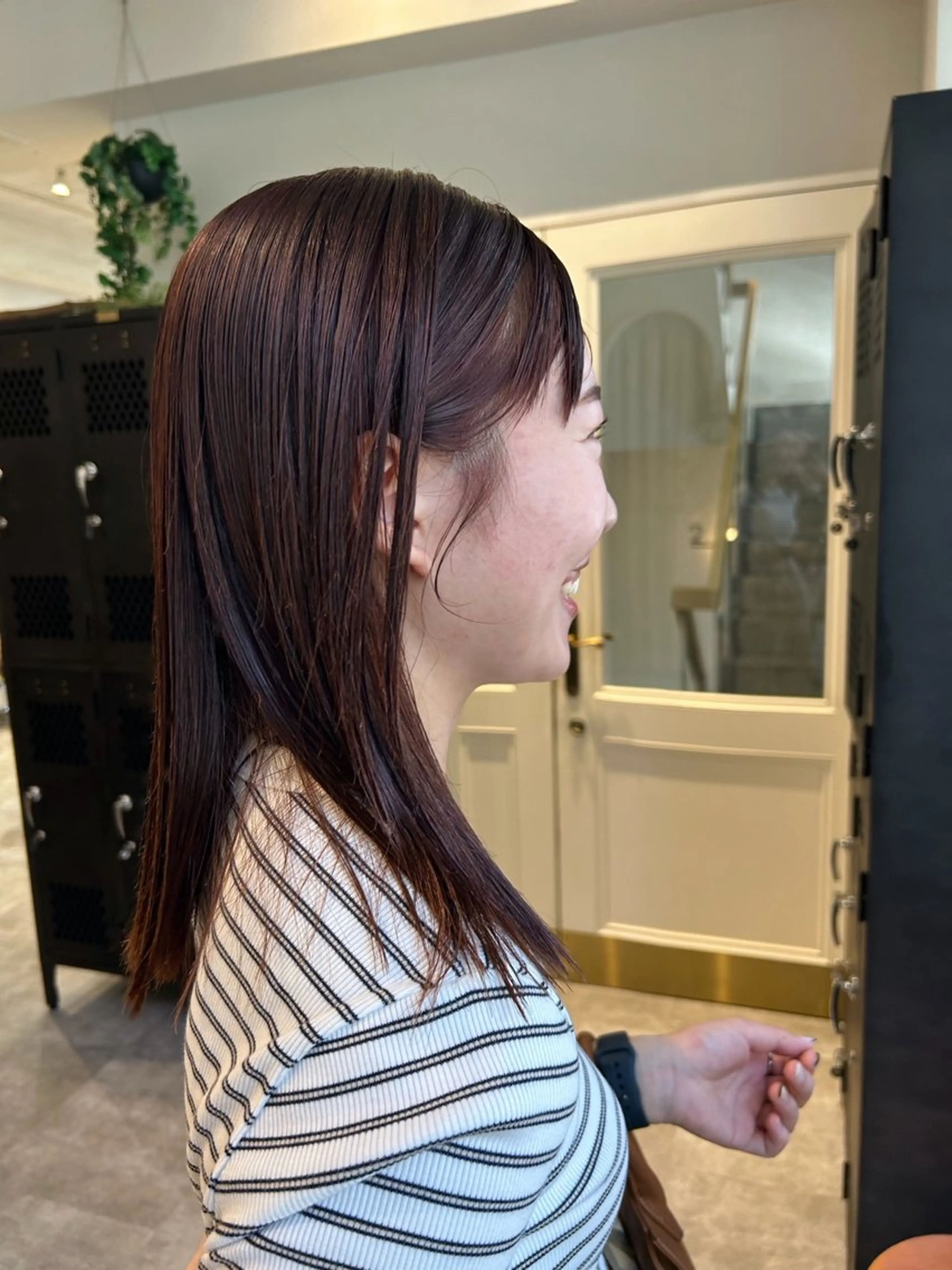セミロング カラー 薄暮 マツイ　レンのヘアスタイル