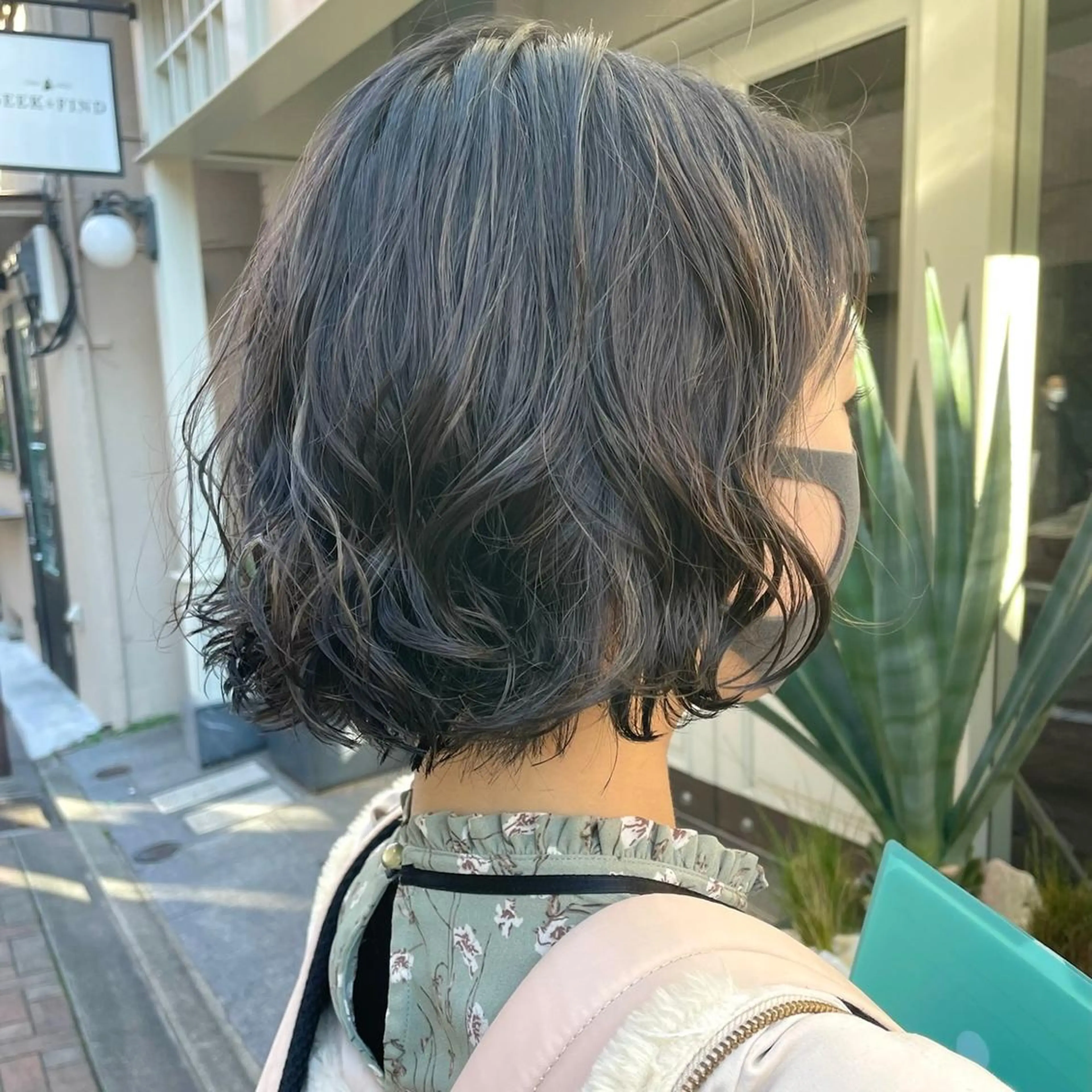 ミディアム パーマ 切りっぱなしボブ ミディアムパーマ ボブ ウルフカット 銀座No.1髪質改善 縮毛矯正/本木のヘアスタイル